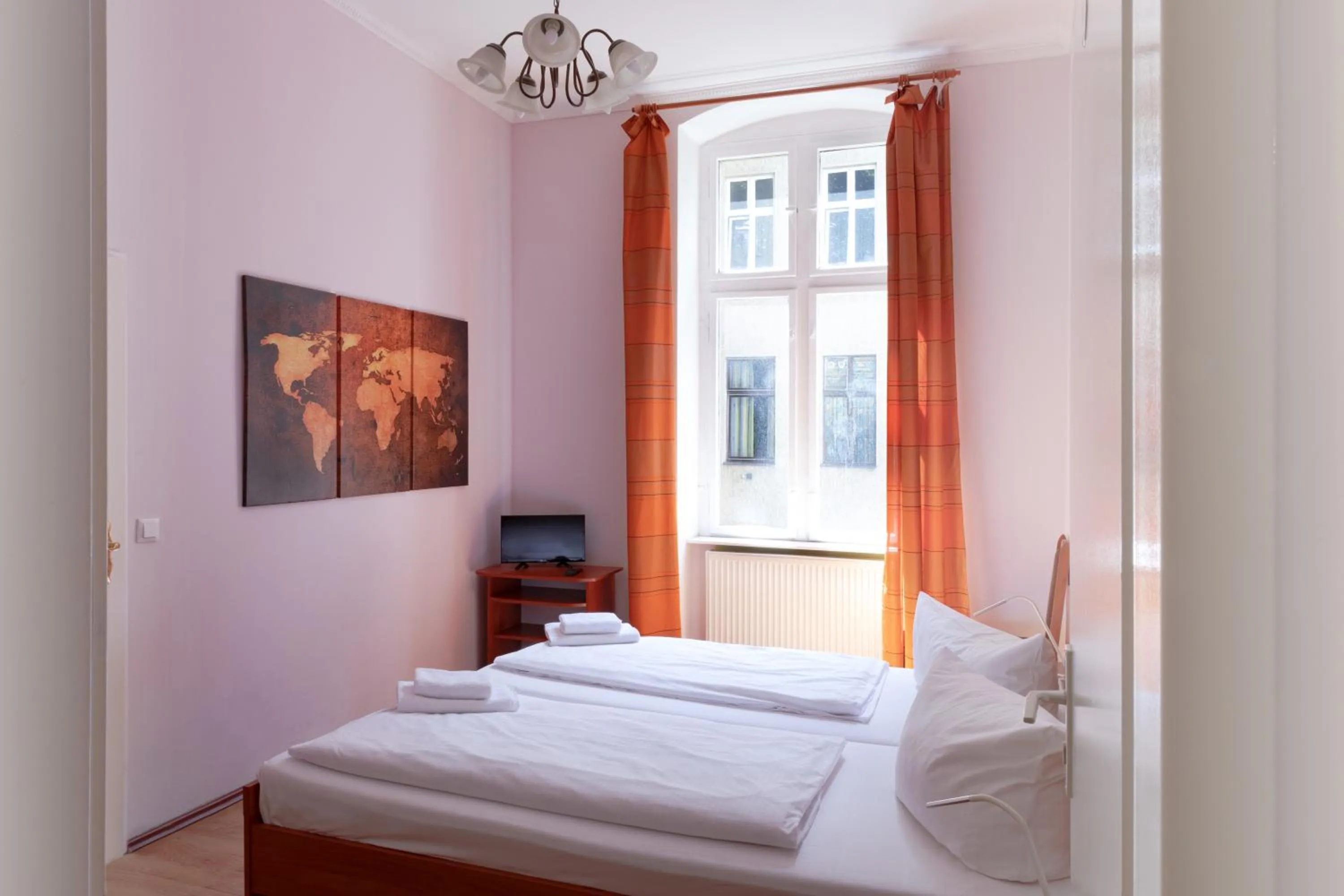 Photo of the whole room in Hotel Eden am Zoo