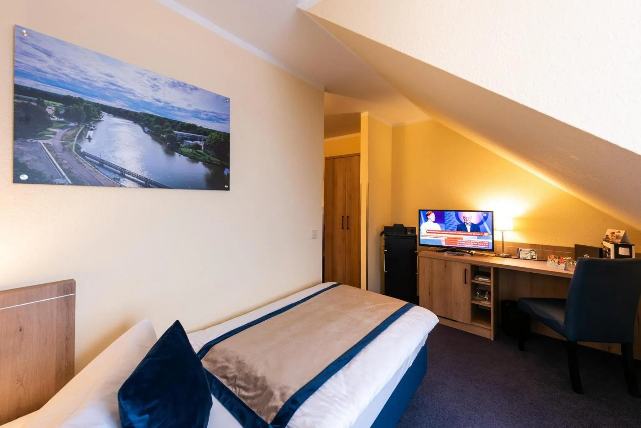 Bedroom, Bed in Askania Hotel & Brauhaus