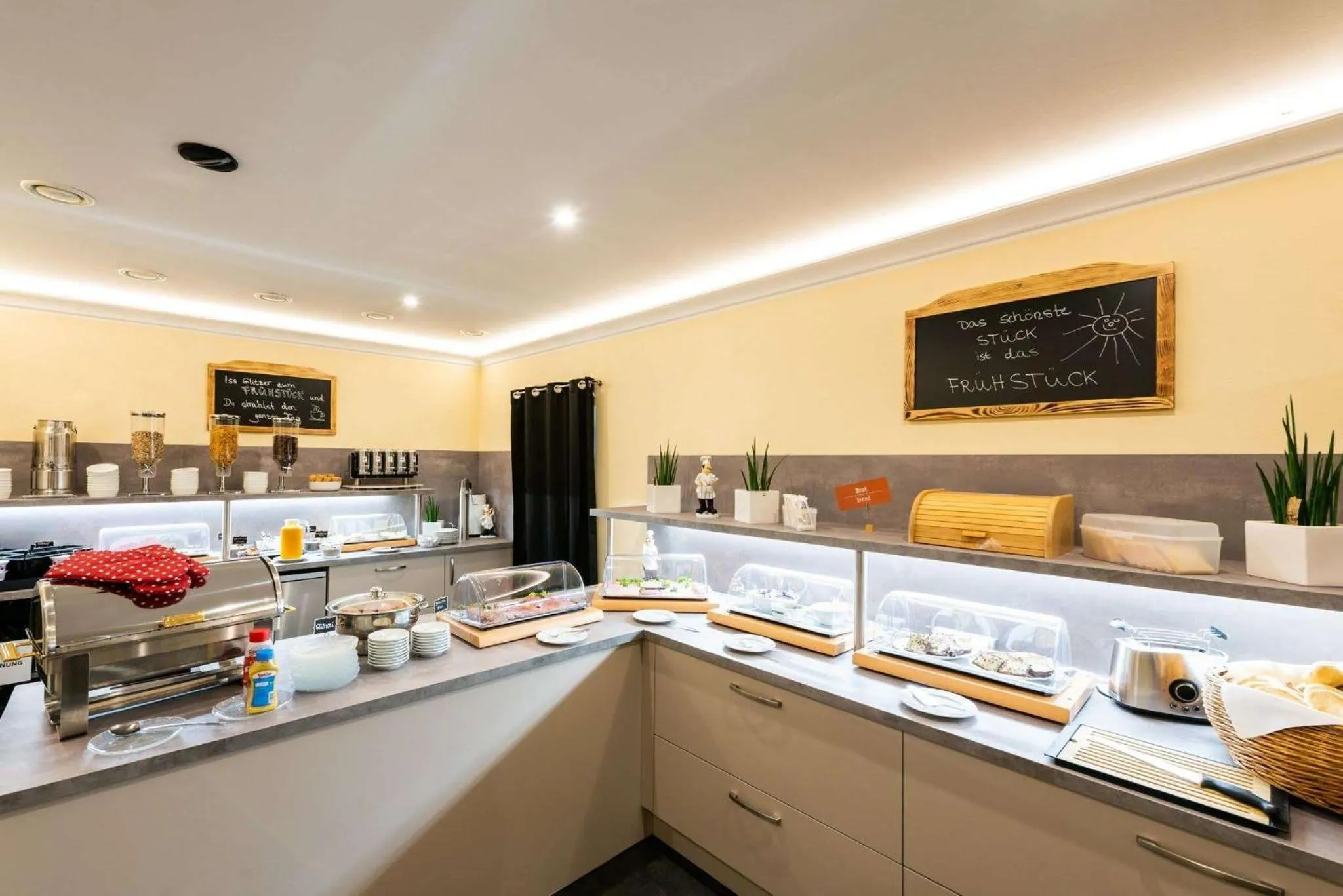 Breakfast in Askania Hotel & Brauhaus