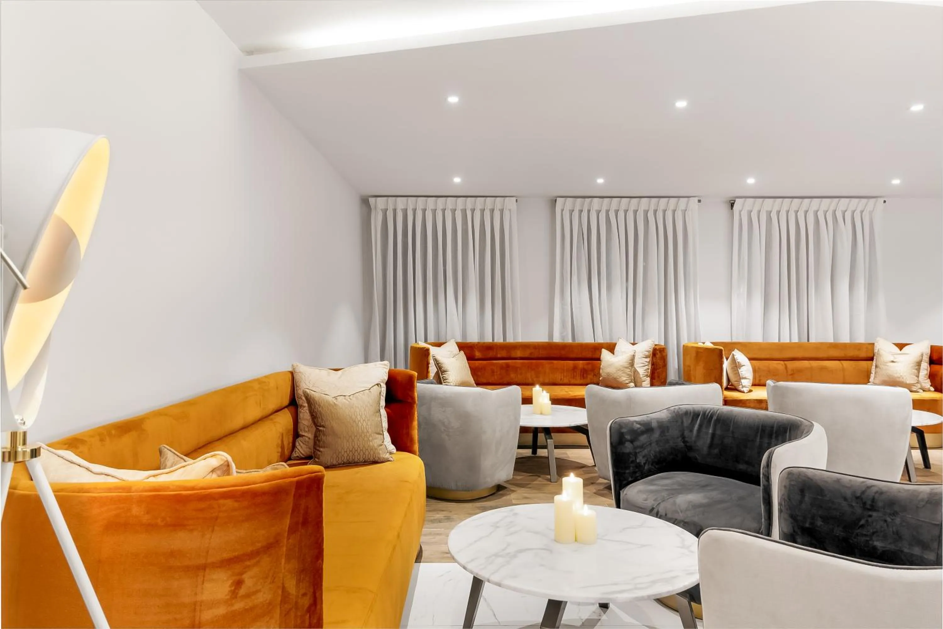 Restaurant/places to eat in Villa Monument Hotel