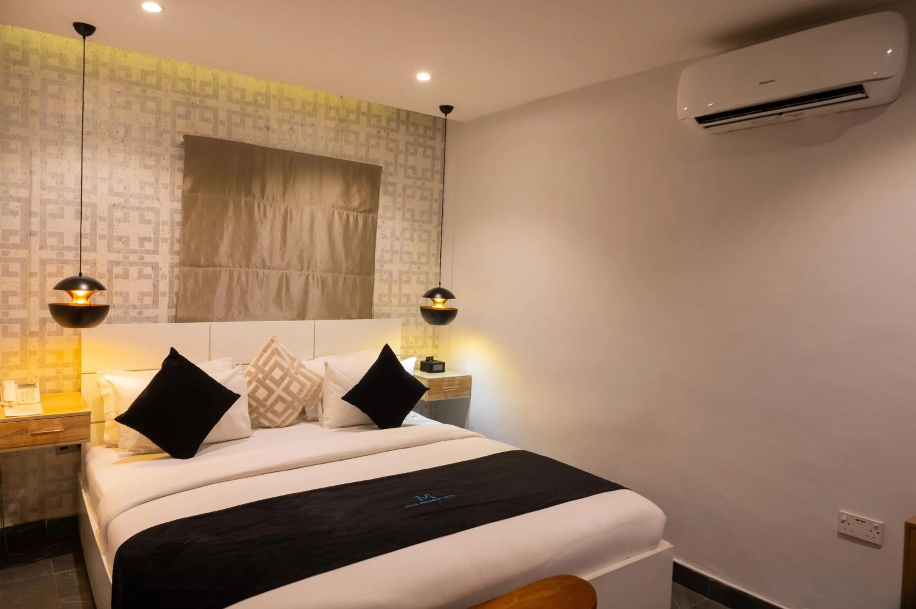 Bedroom, Bed in Villa Monument Hotel