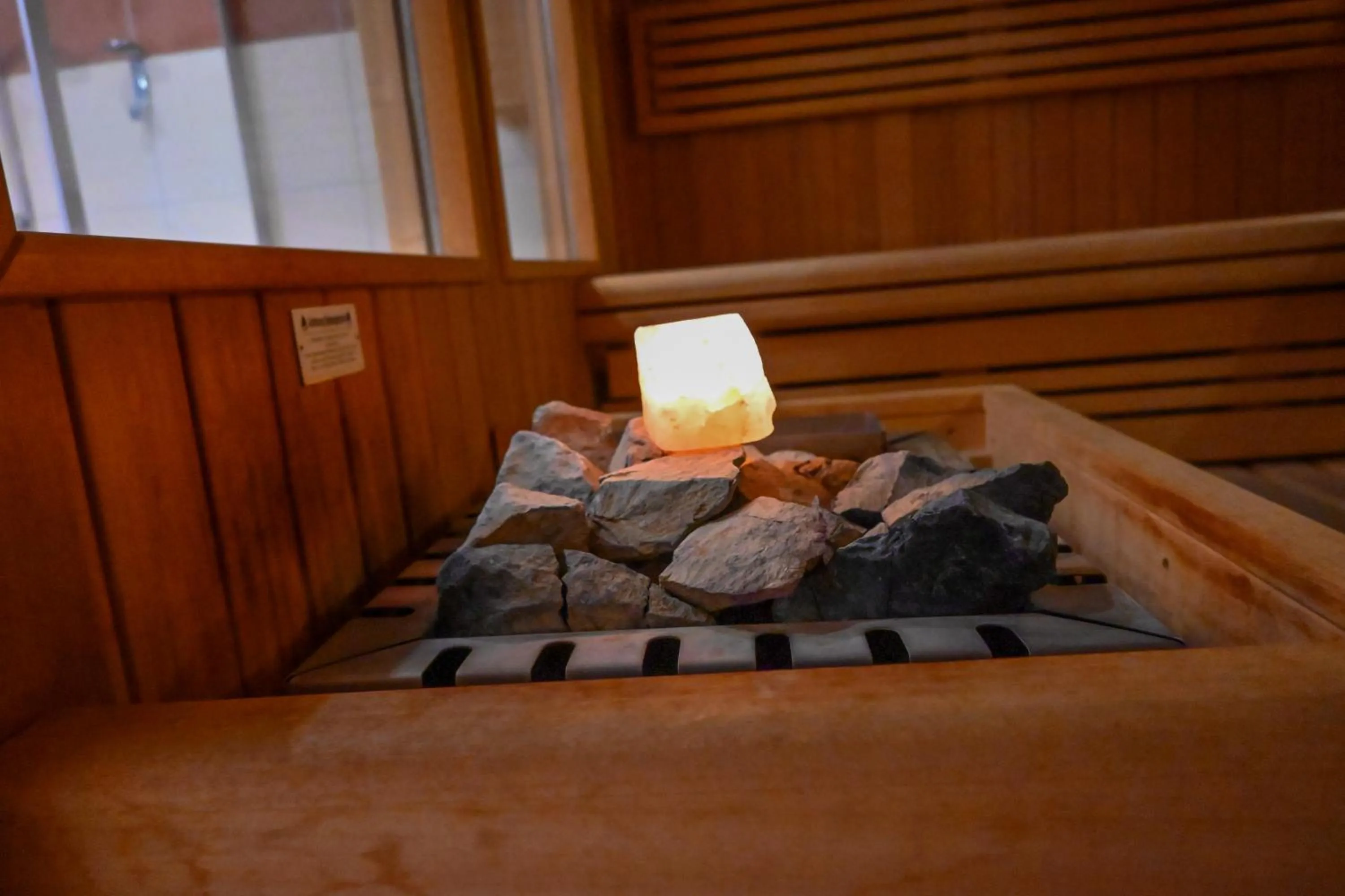 Sauna, Bed in Hotel Offenbacher Hof