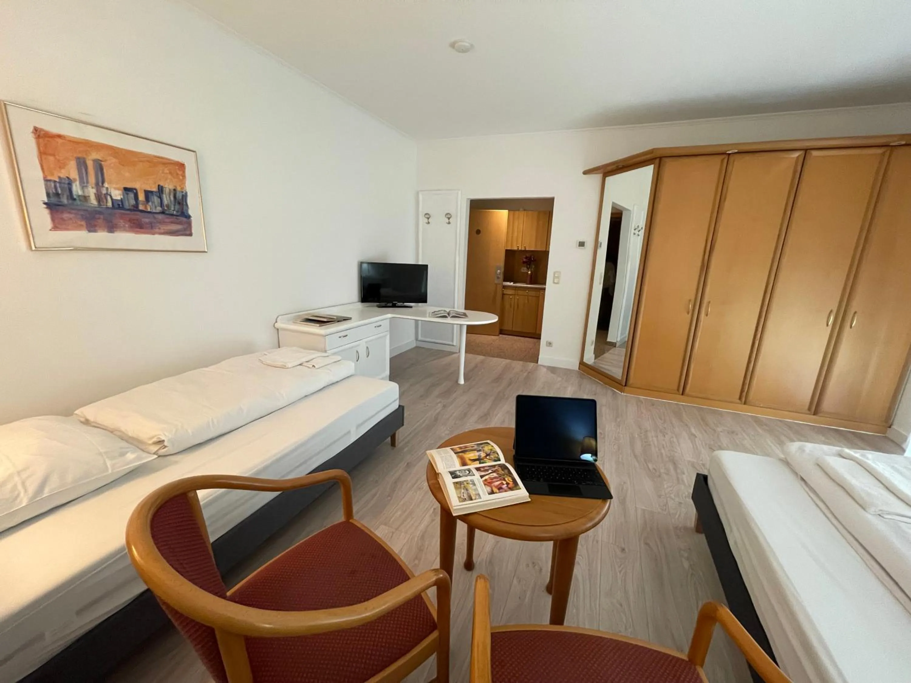 Photo of the whole room, Bed in Eurotel am Main