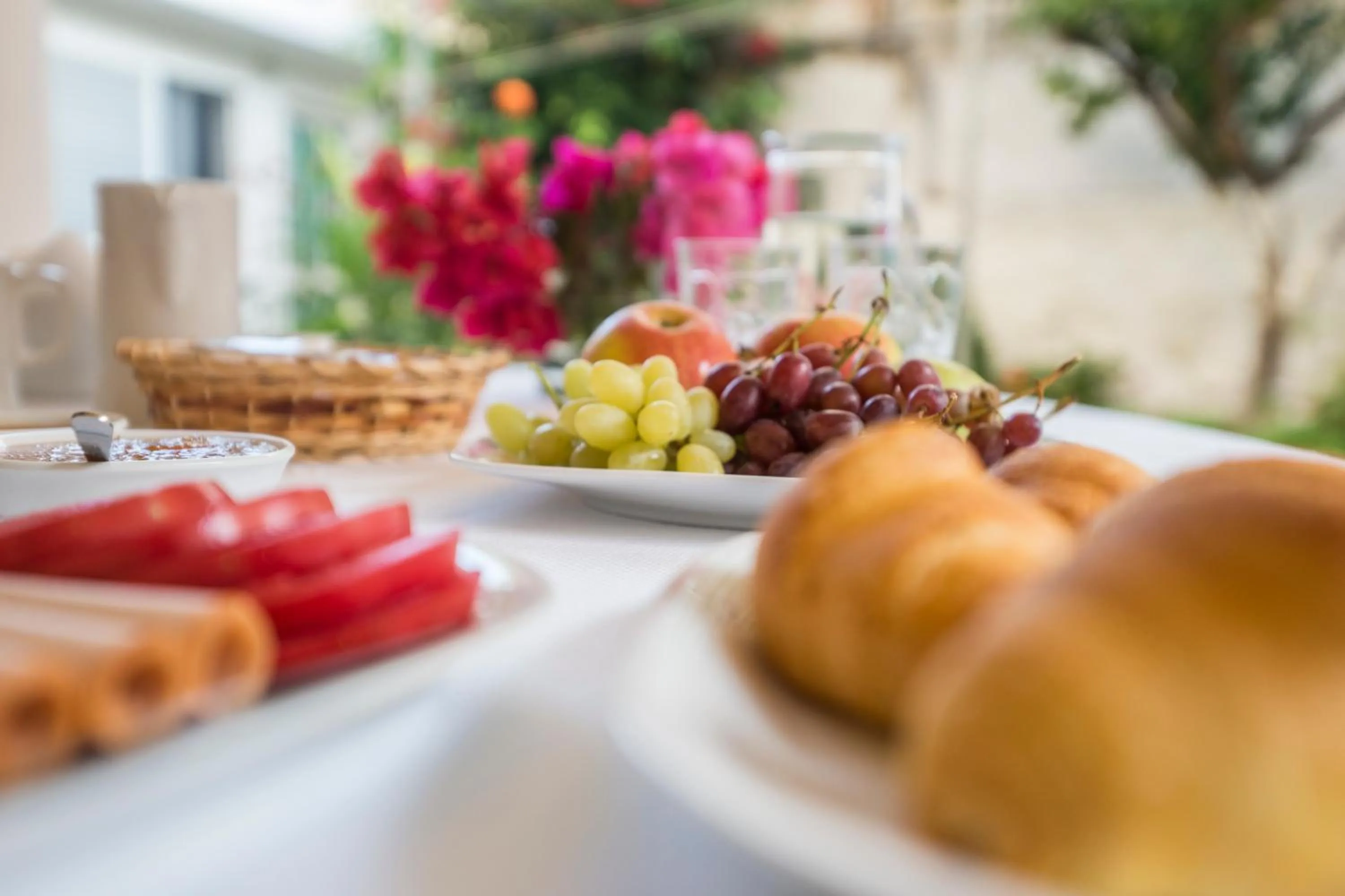 Breakfast in Stratis Apartments