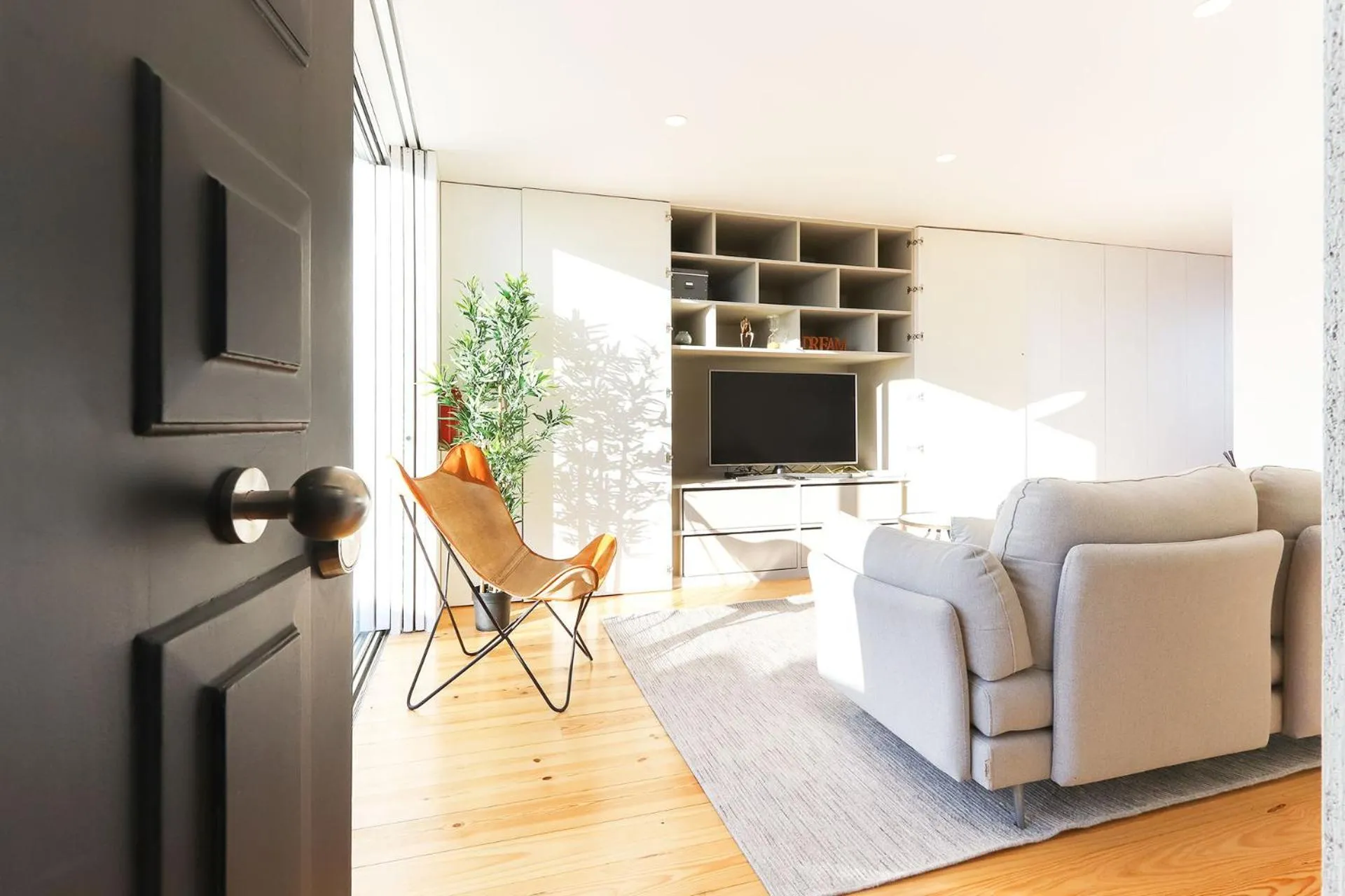 Marques de Pombal Duplex with Terrace by Homing