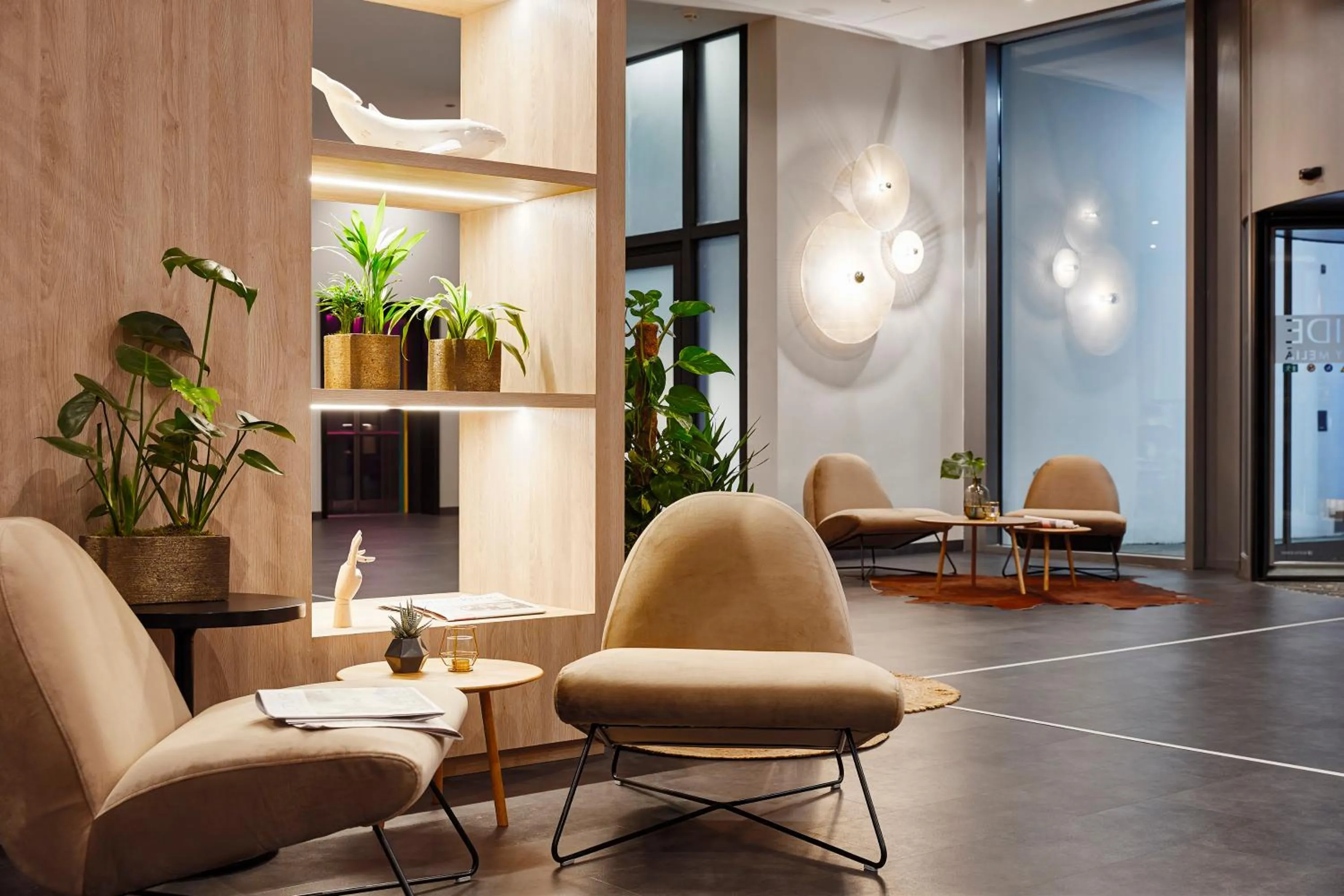 Lobby or reception in INNSiDE by Meliá Bremen