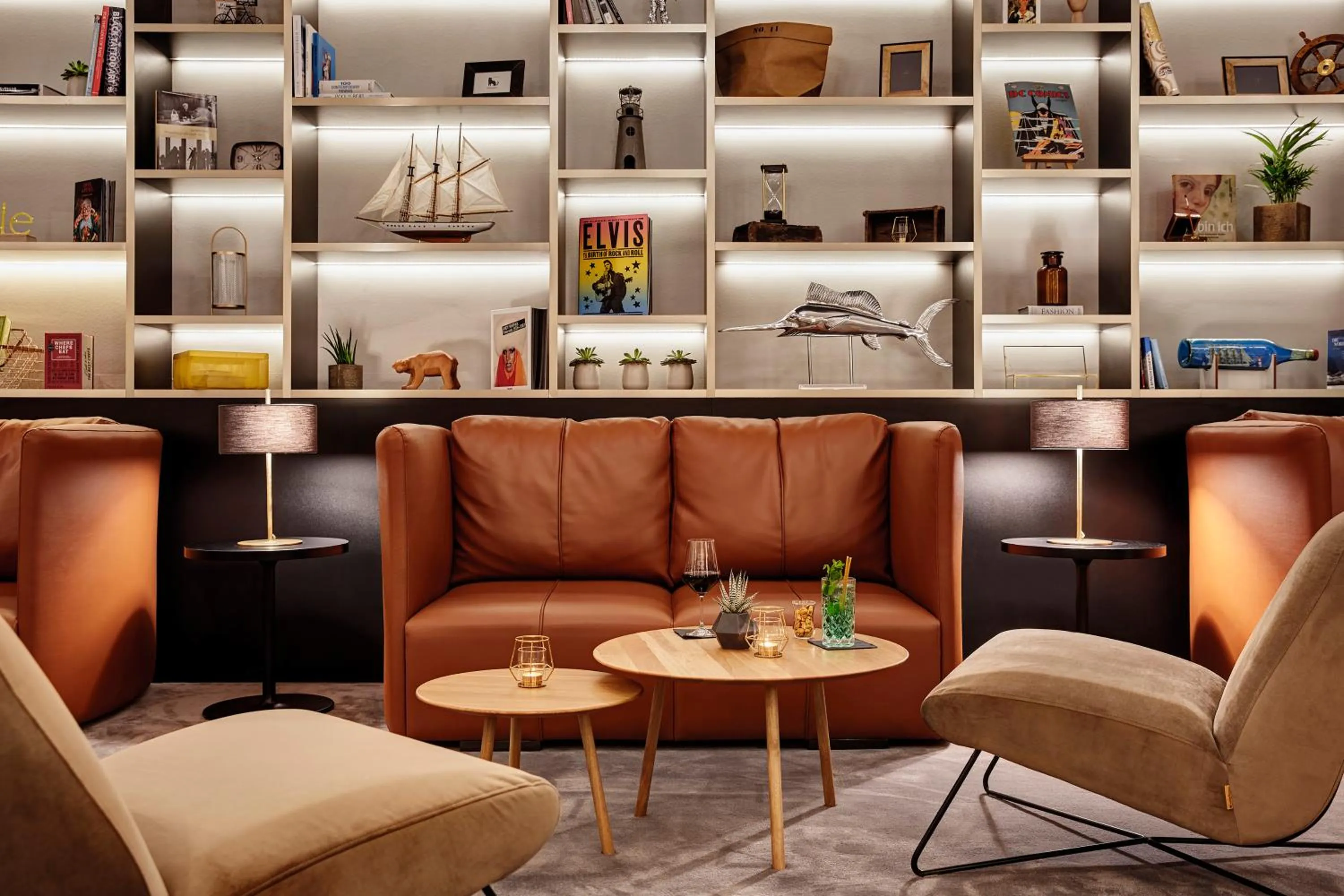 Lounge or bar in INNSiDE by Meliá Bremen