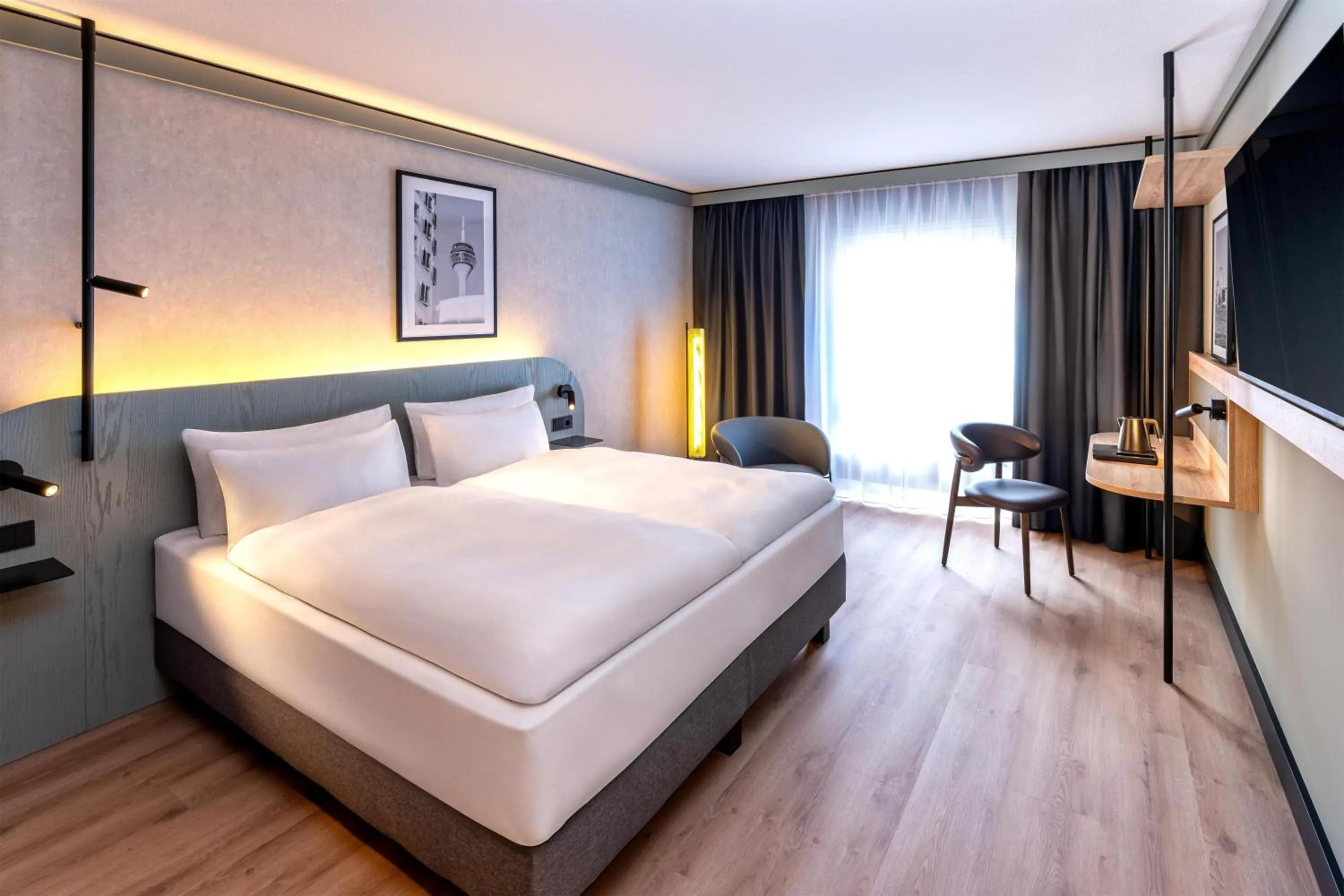 Bedroom, Bed in Radisson Hotel Dusseldorf City Center