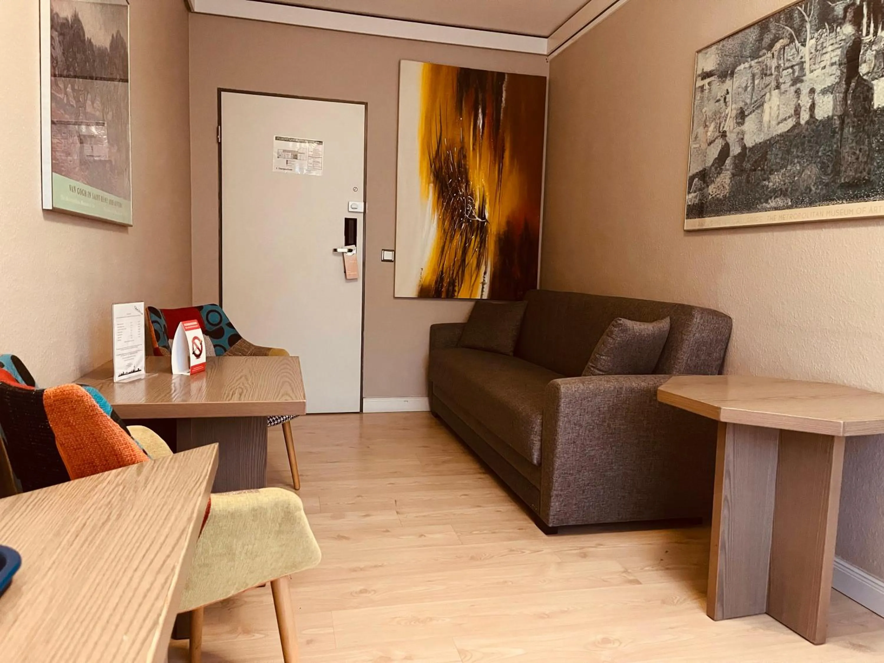 Living room in Hotel Düsseldorf City by Tulip Inn