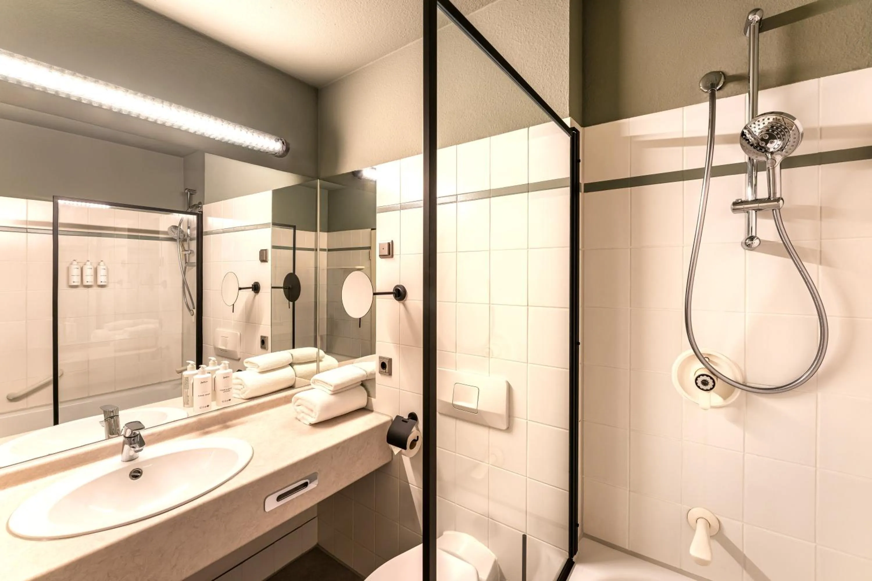 Bathroom in Radisson Hotel Dusseldorf City Center