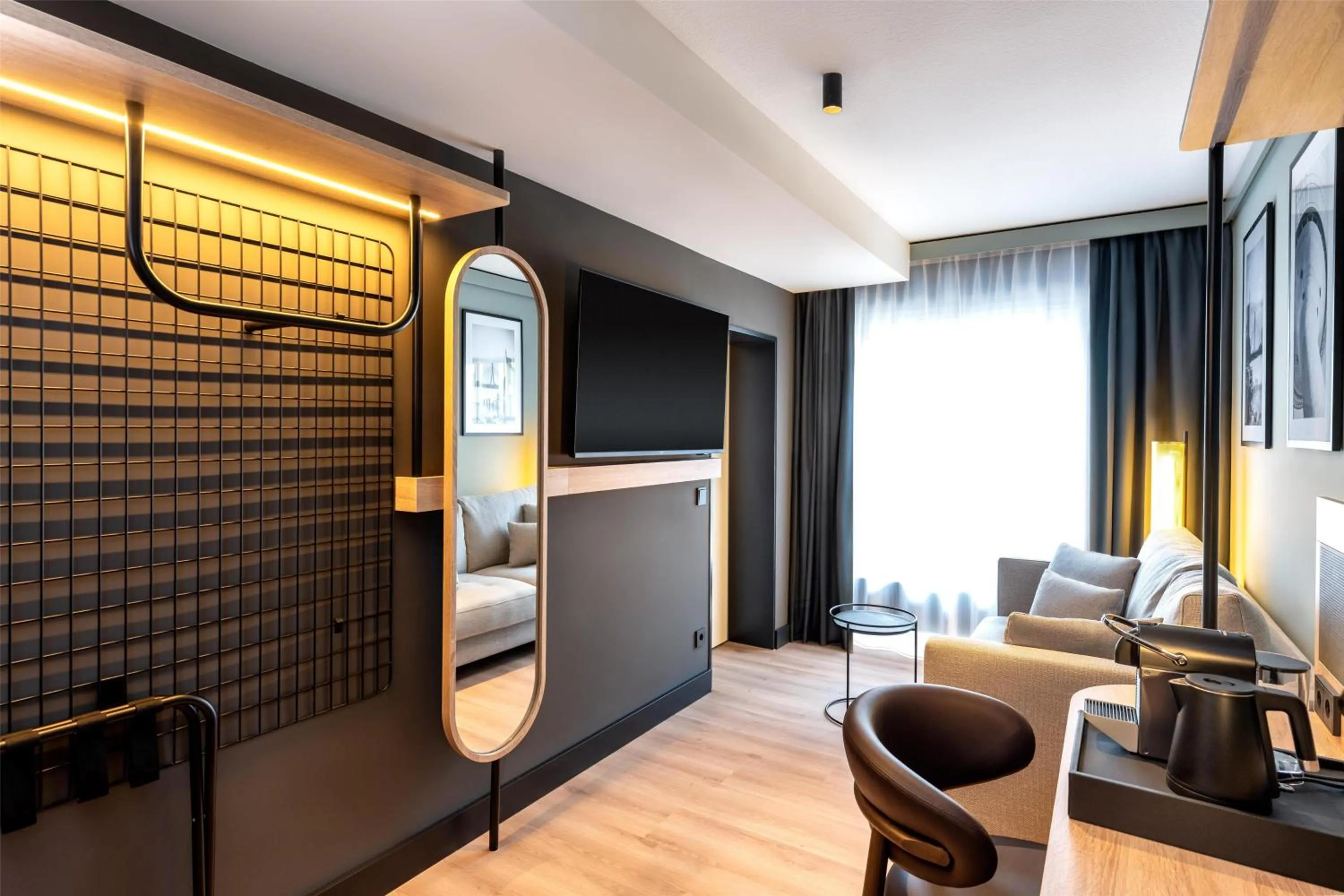 Bedroom, Bed in Radisson Hotel Dusseldorf City Center