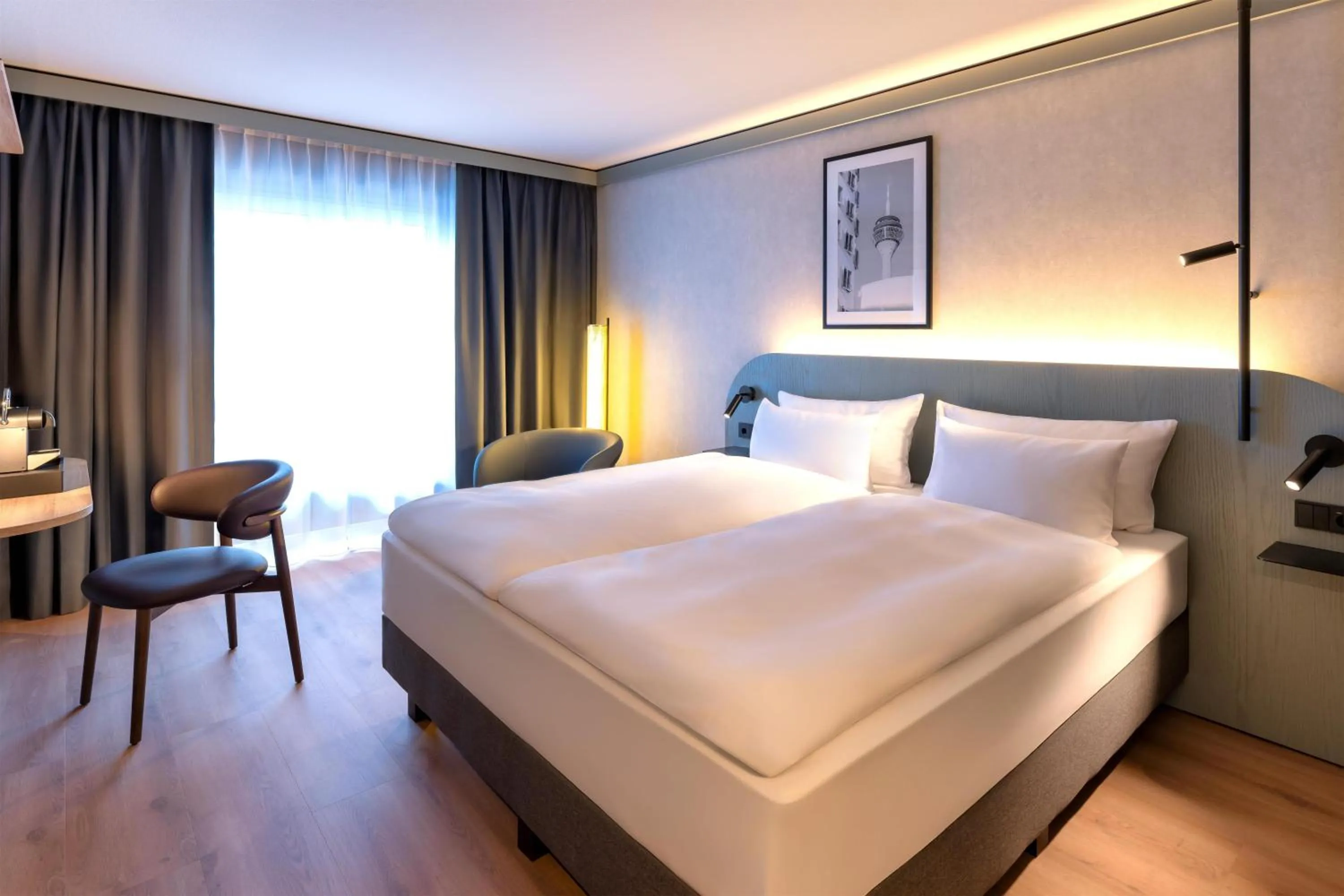 Bedroom, Bed in Radisson Hotel Dusseldorf City Center