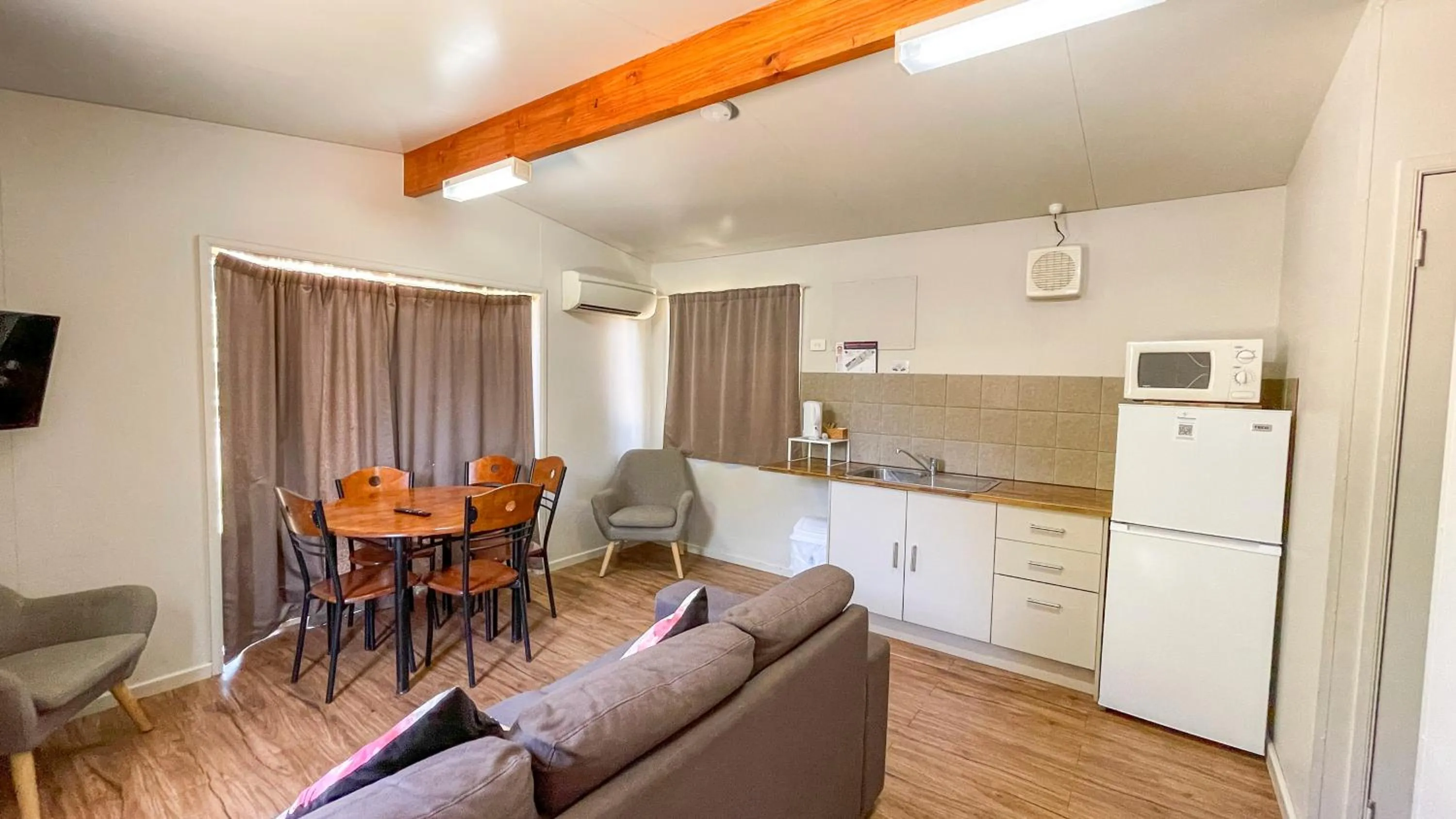 Kitchen or kitchenette in Capricorn Holiday Park