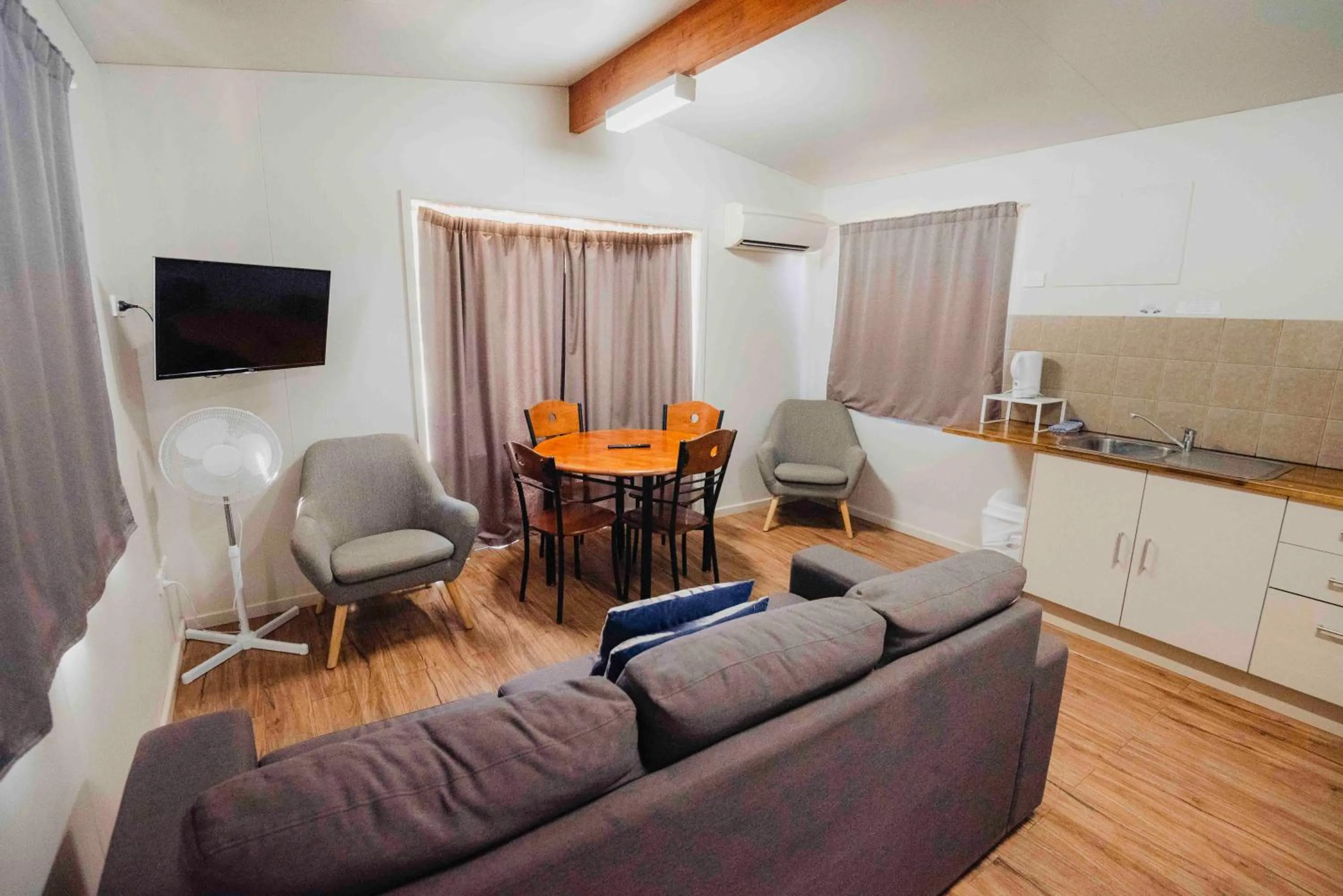 Dining area in Capricorn Holiday Park