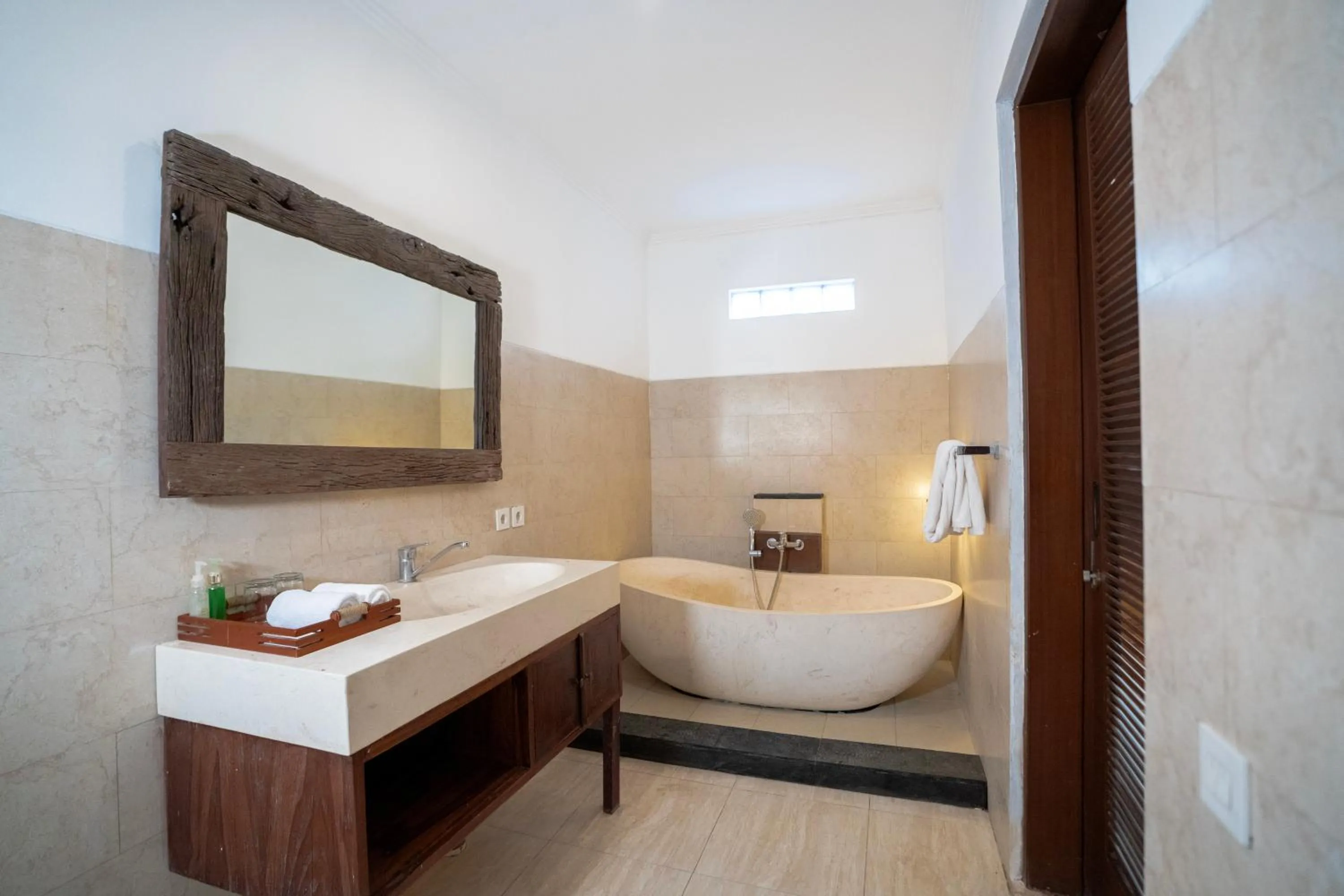 Bathroom, Bed in Kusuma Living and Villa Seminyak