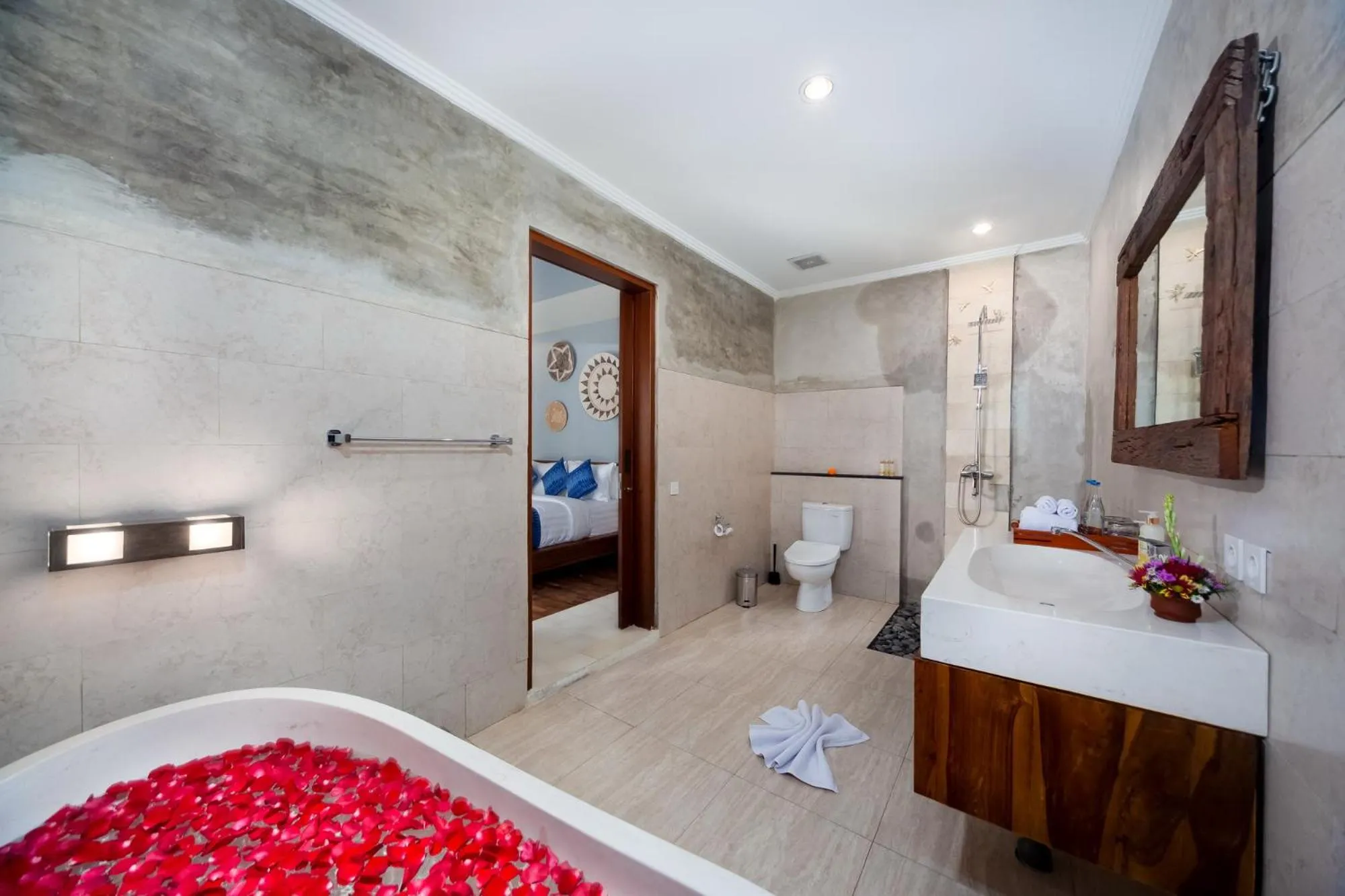 Bathroom, Bed in Kusuma Living and Villa Seminyak