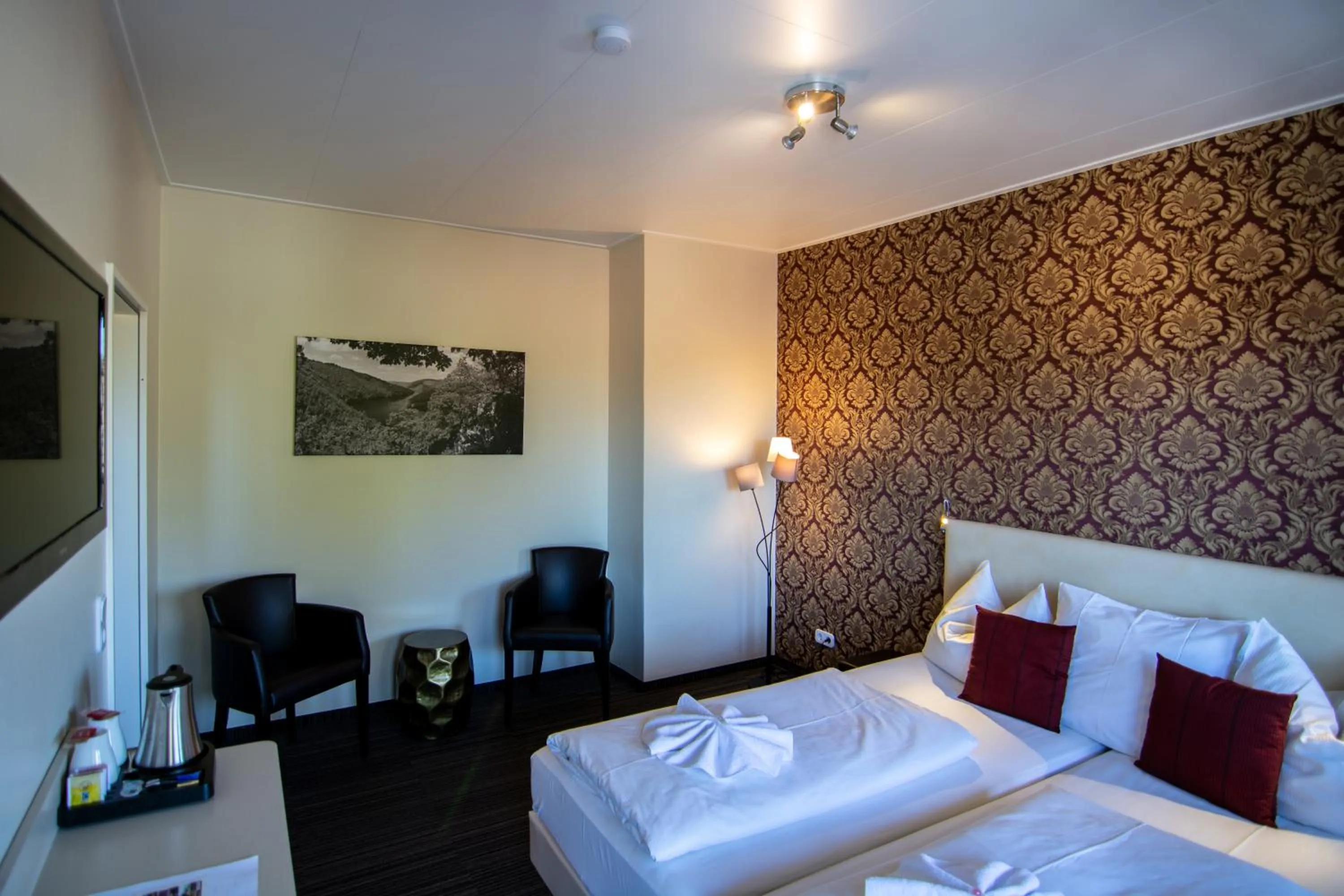 Bed in Hotel De Lange Man Monschau Eifel