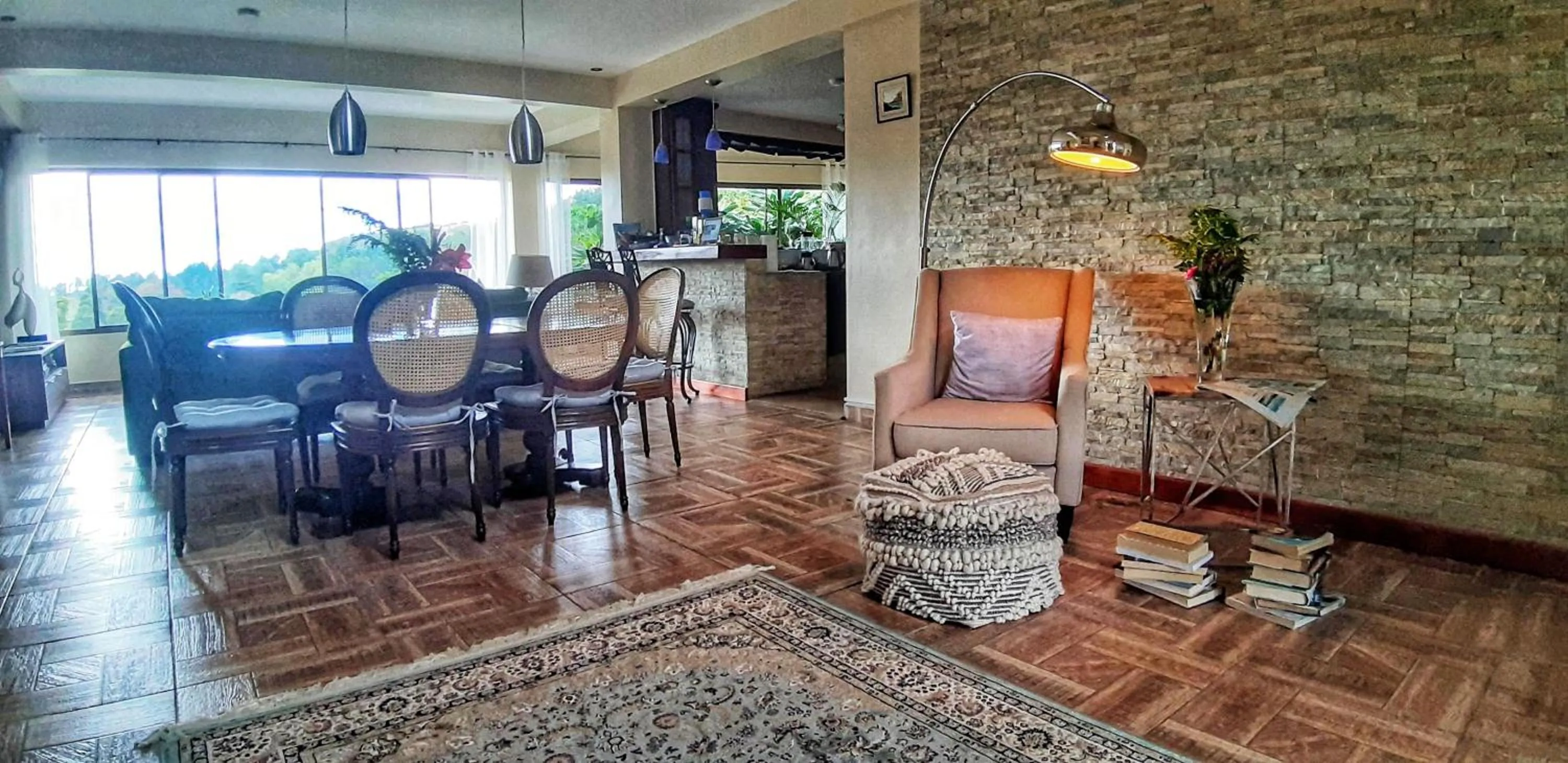 Communal lounge/ TV room in Villa Alejandro