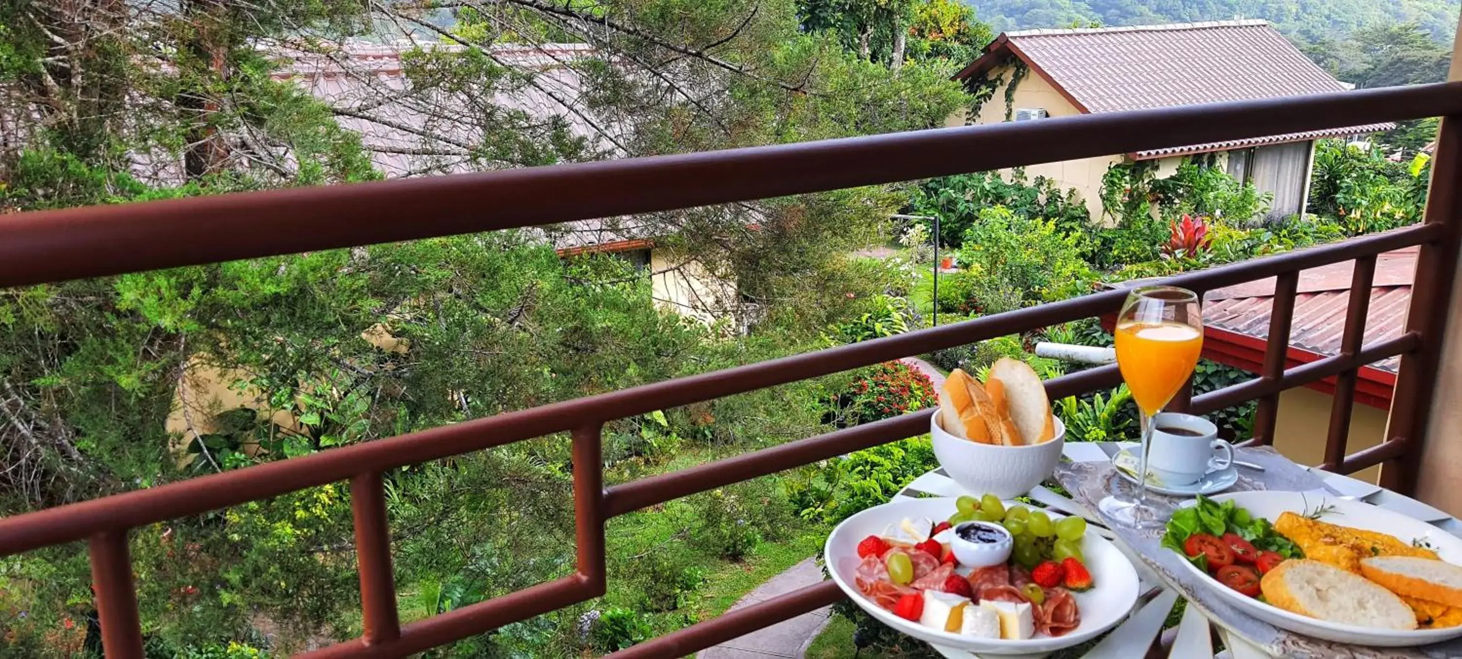 Apartment with Garden View in Villa Alejandro Apartment with Garden View in Villa Alejandro