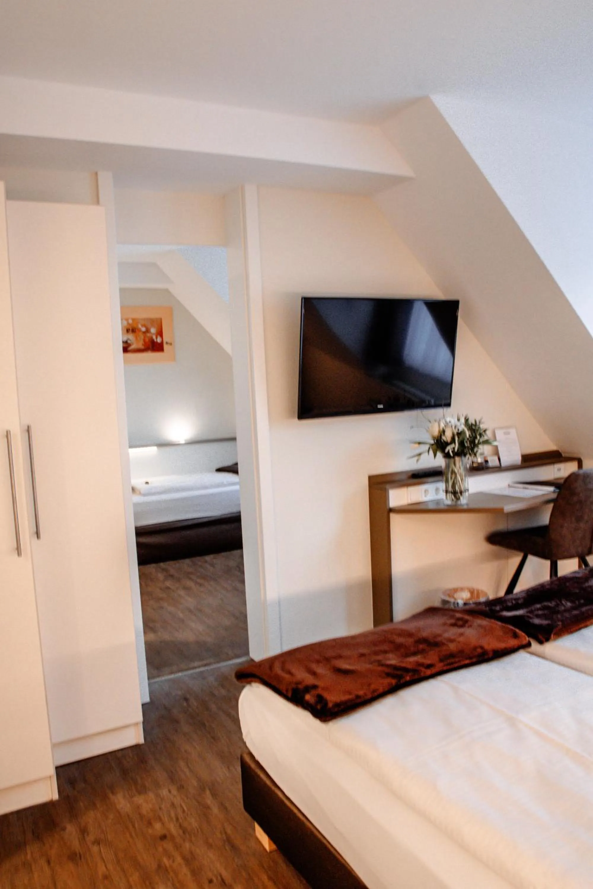 Photo of the whole room, Bed in Hotel Central eGbR