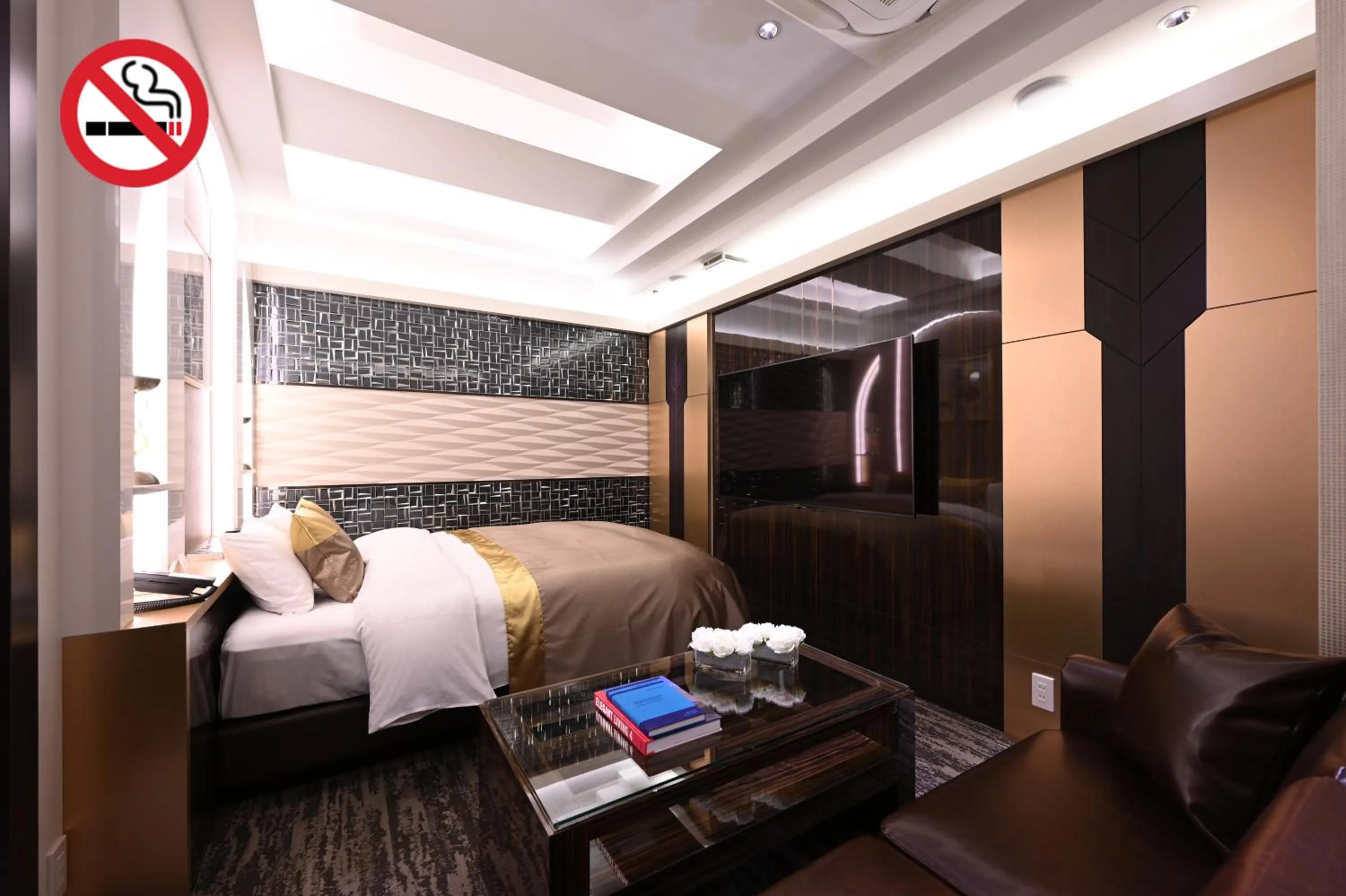 Bed in HOTEL VARKIN ANNEX