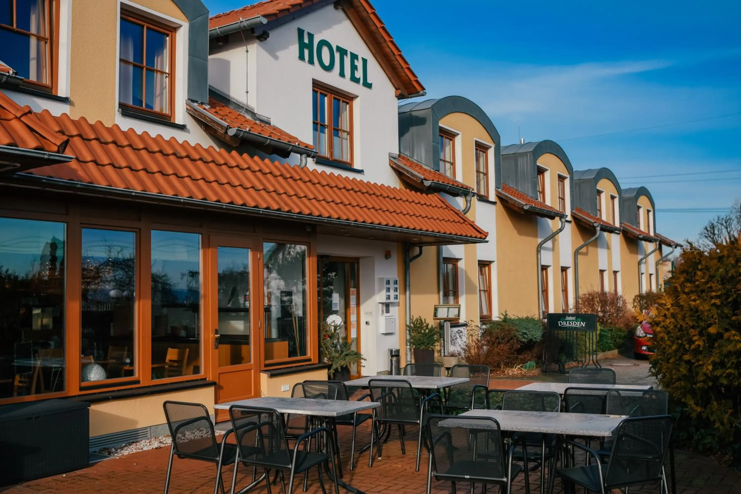 Facade/entrance in Landhotel Dresden