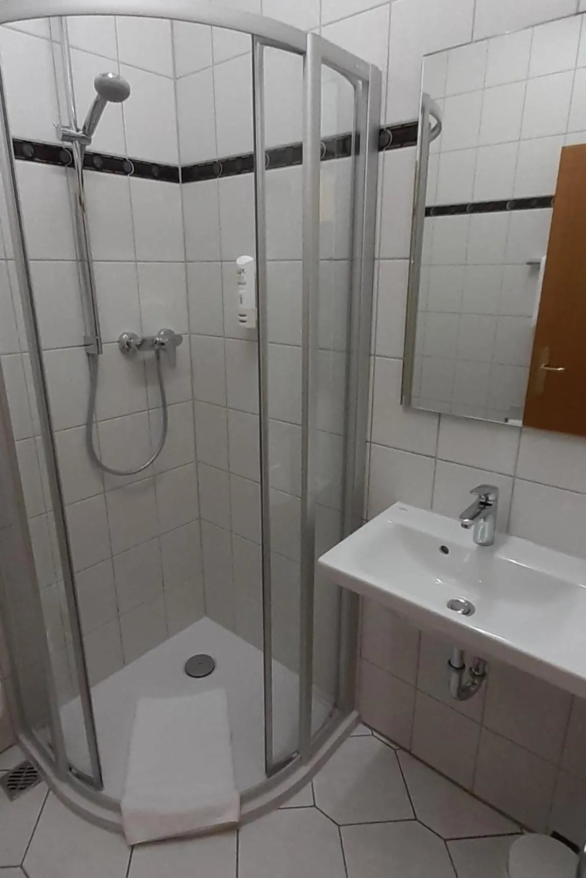 Shower in Landhotel Dresden