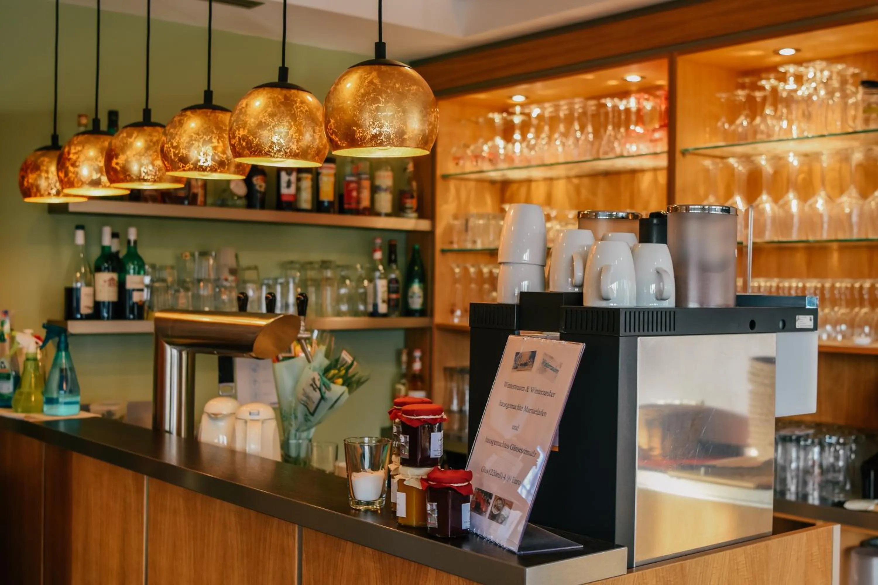 Restaurant/places to eat in Landhotel Dresden