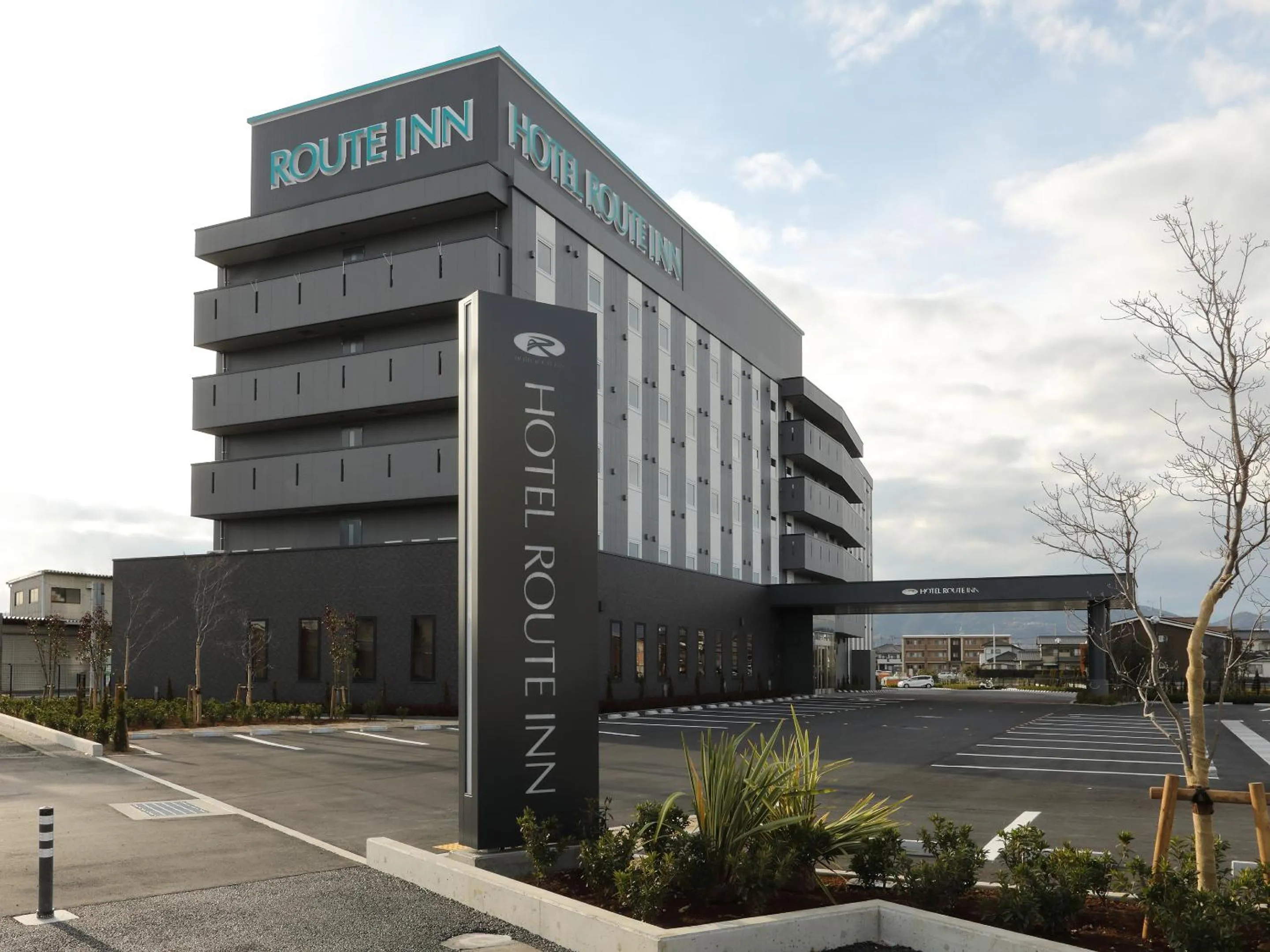 Property building in Hotel Route-Inn Shinfujieki Minami