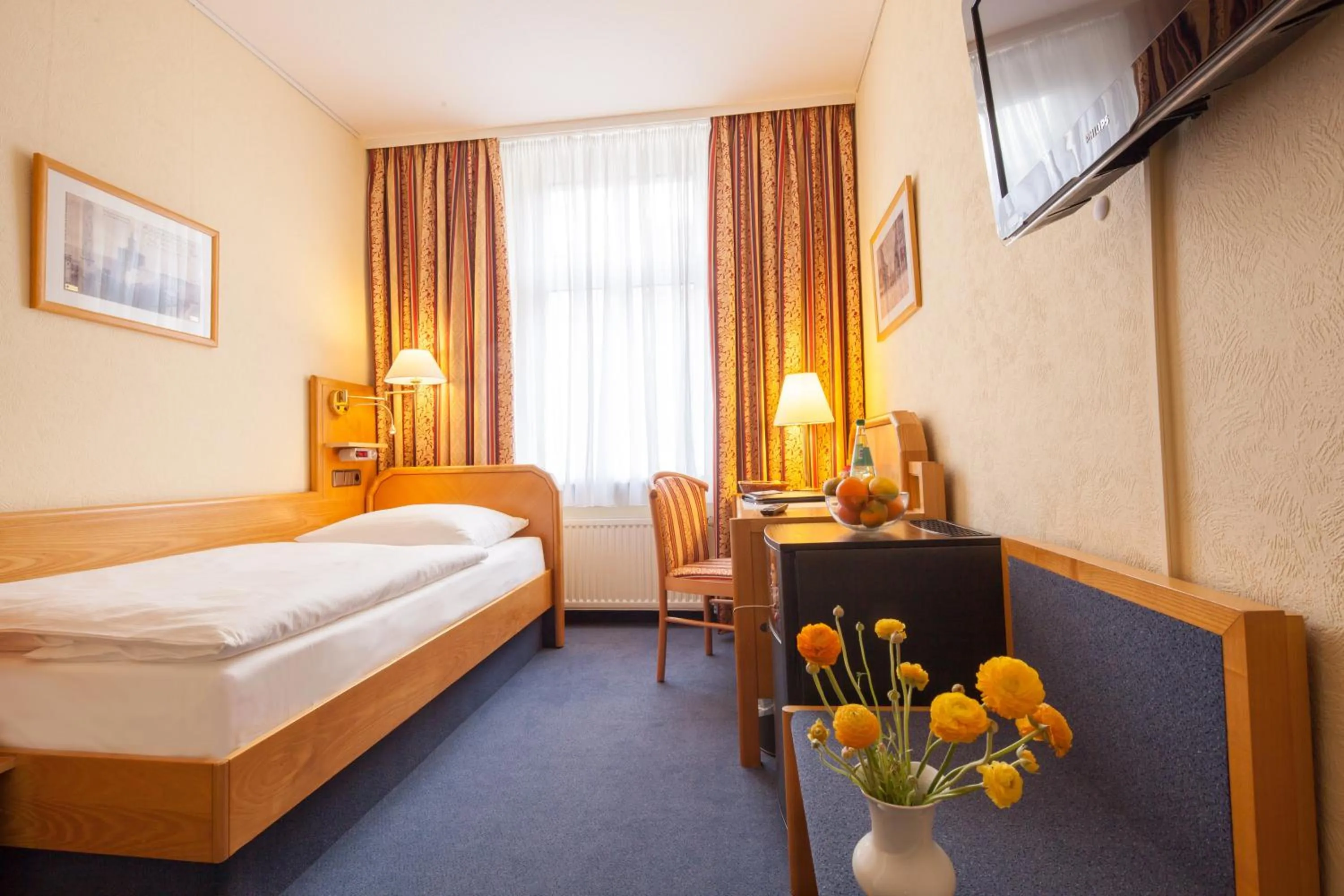 Photo of the whole room, Bed in Hotel Kastanienhof