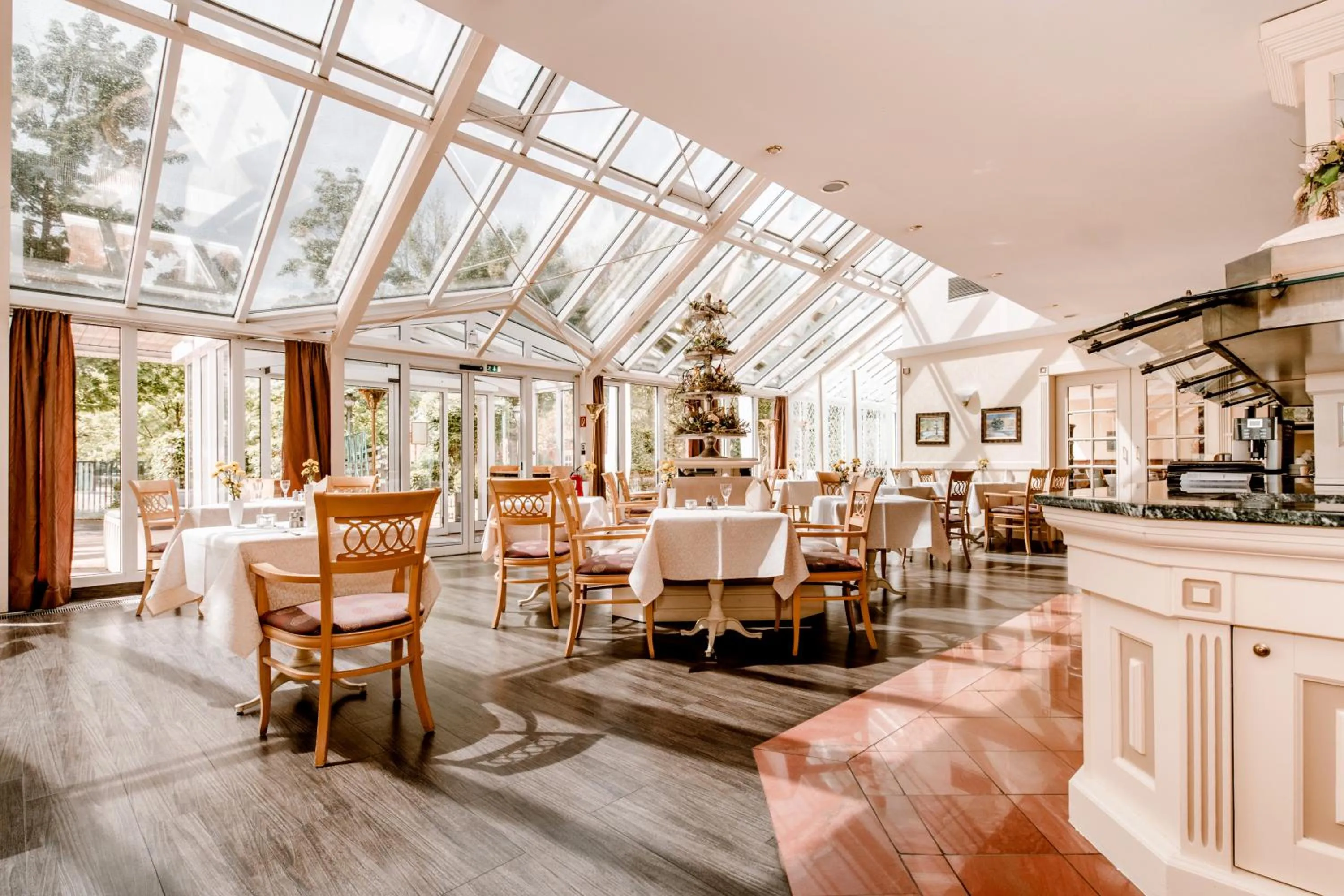 Restaurant/places to eat in Hotel am Schlosspark