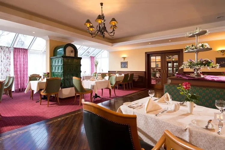 Restaurant/places to eat in Hotel am Schlosspark