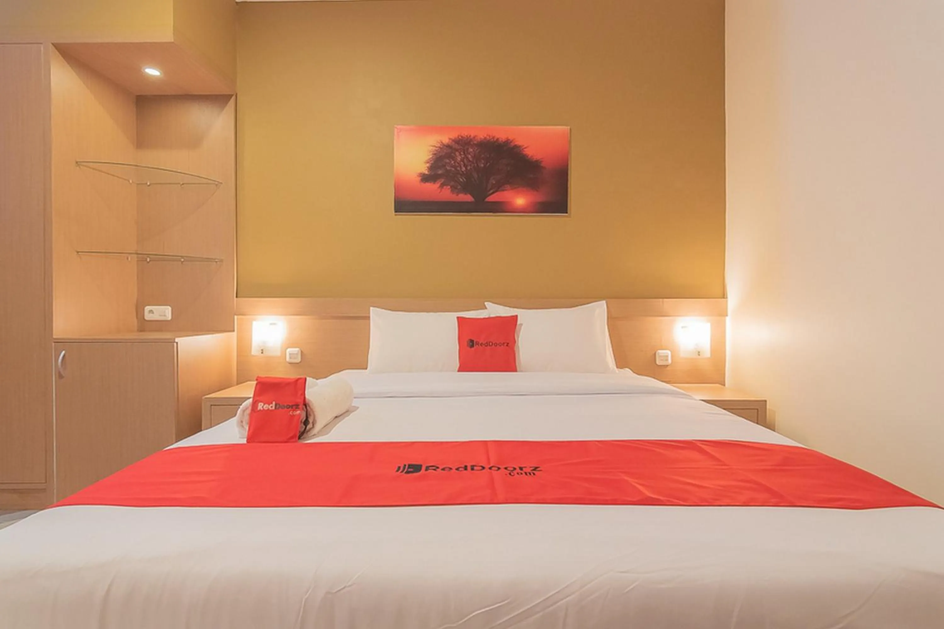 Bed in RedDoorz Syariah @ Villa Grand Mutiara Tasikmalaya