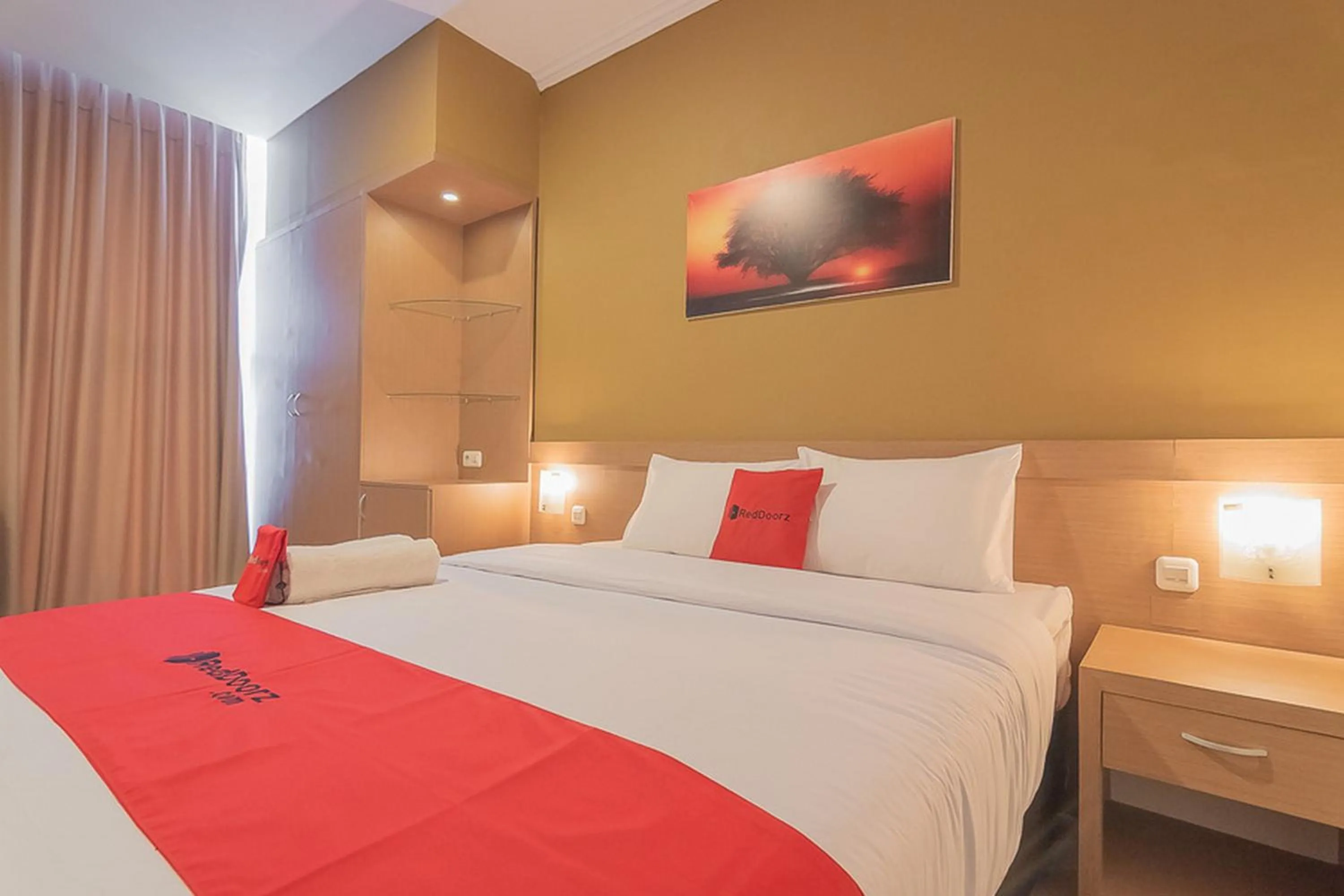 Bed in RedDoorz Syariah @ Villa Grand Mutiara Tasikmalaya