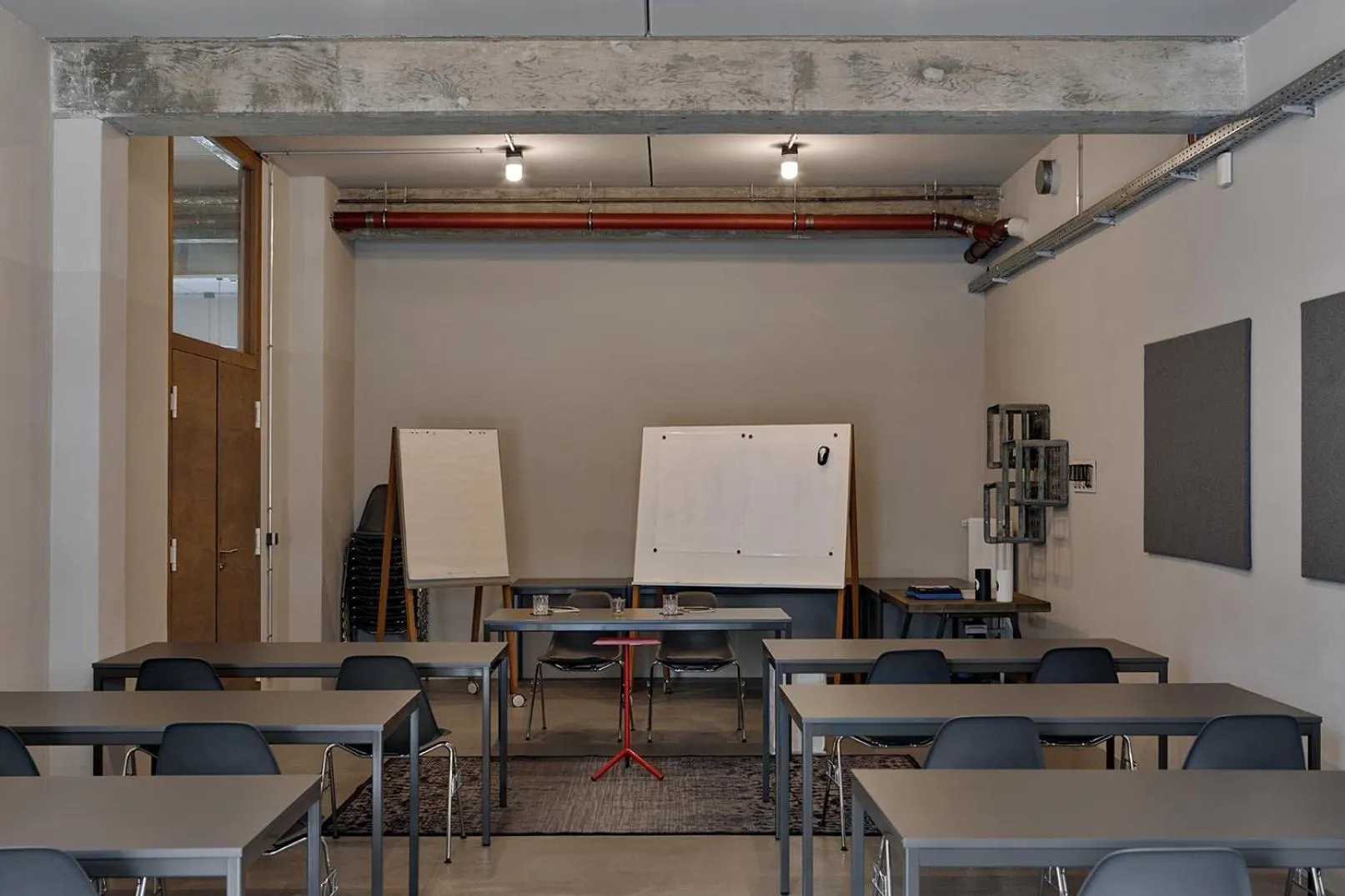 Meeting/conference room in Underdog Hotel