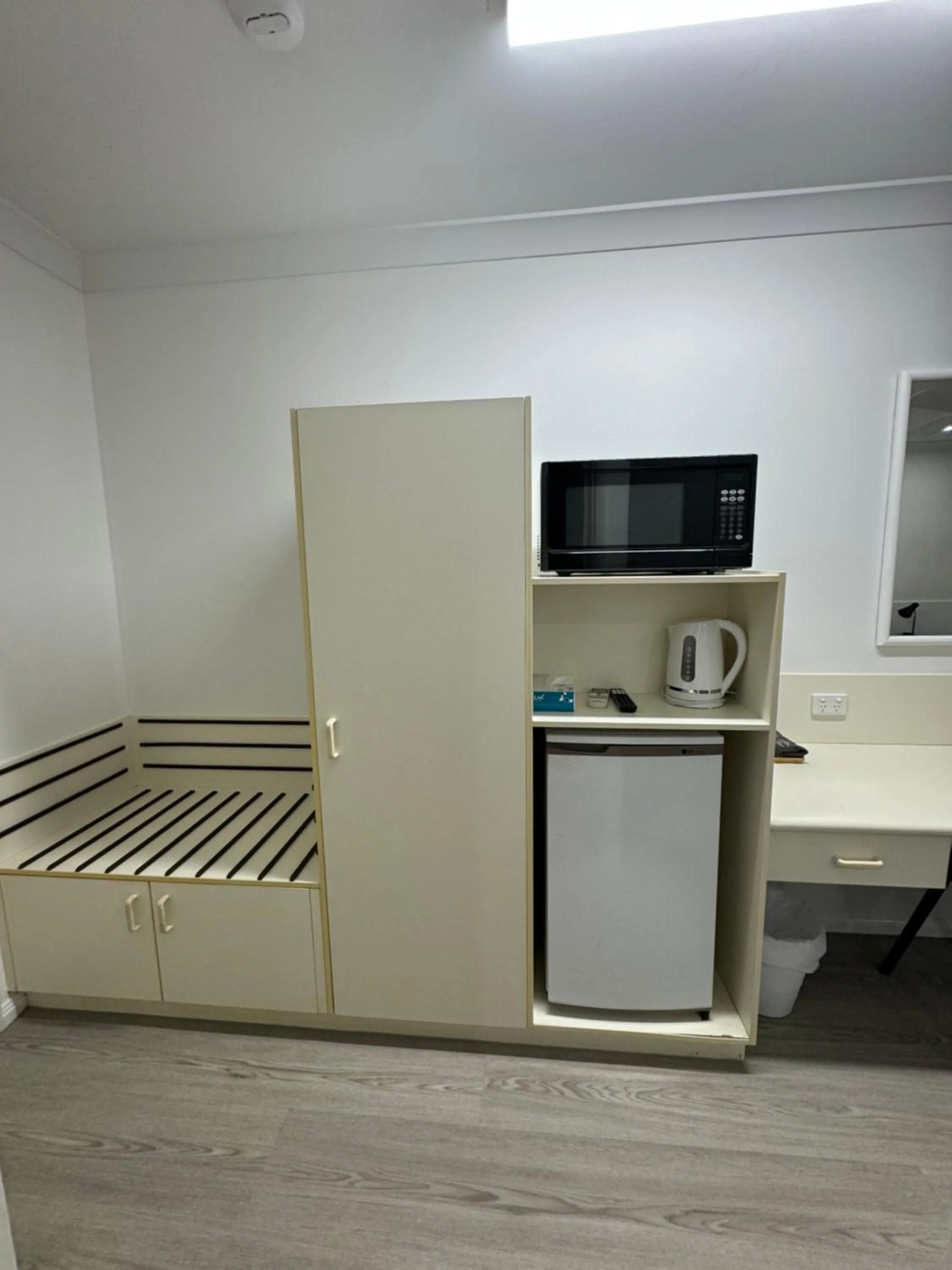 Kitchen or kitchenette in Mareeba Motor Inn
