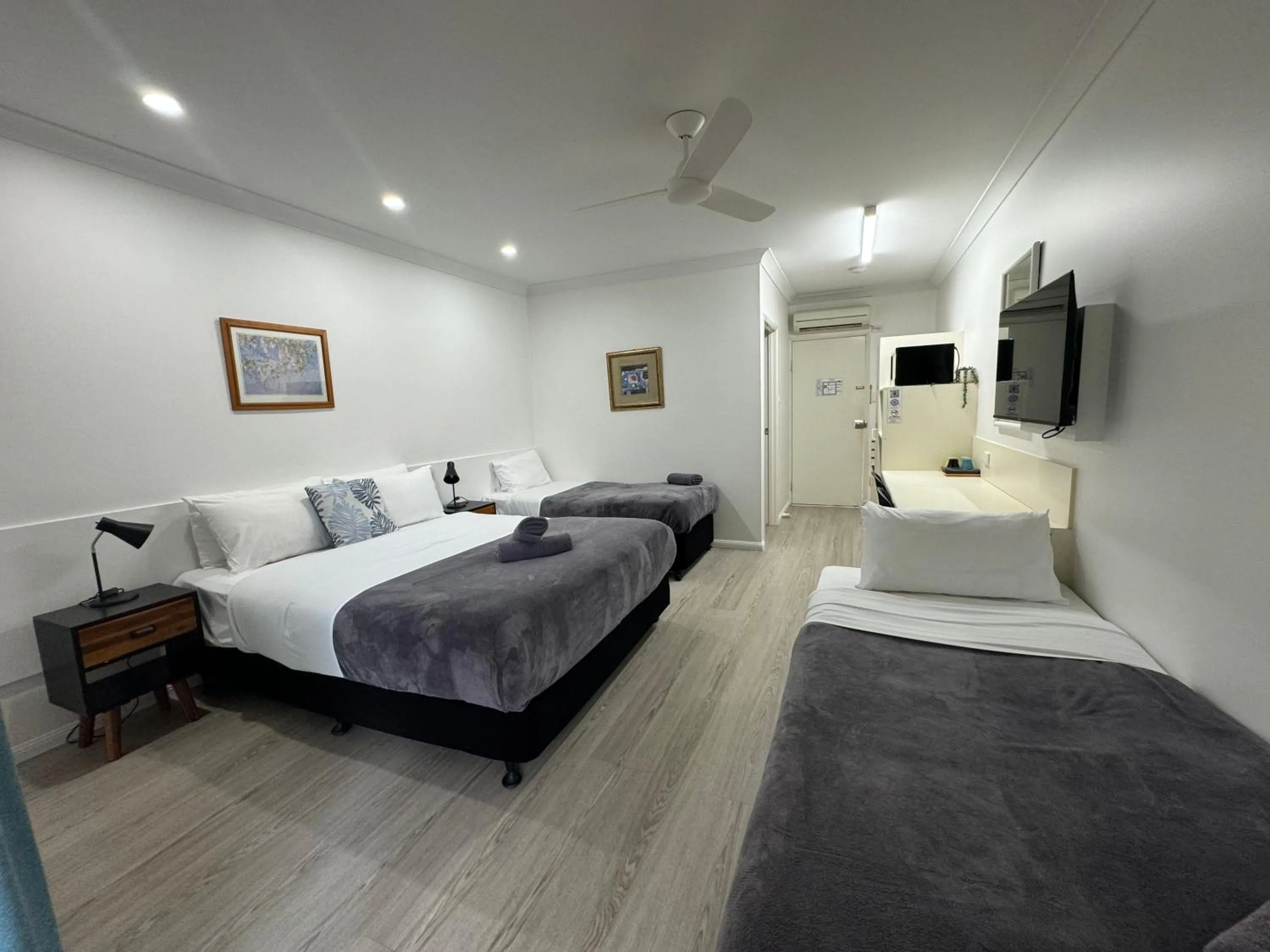Bed in Mareeba Motor Inn