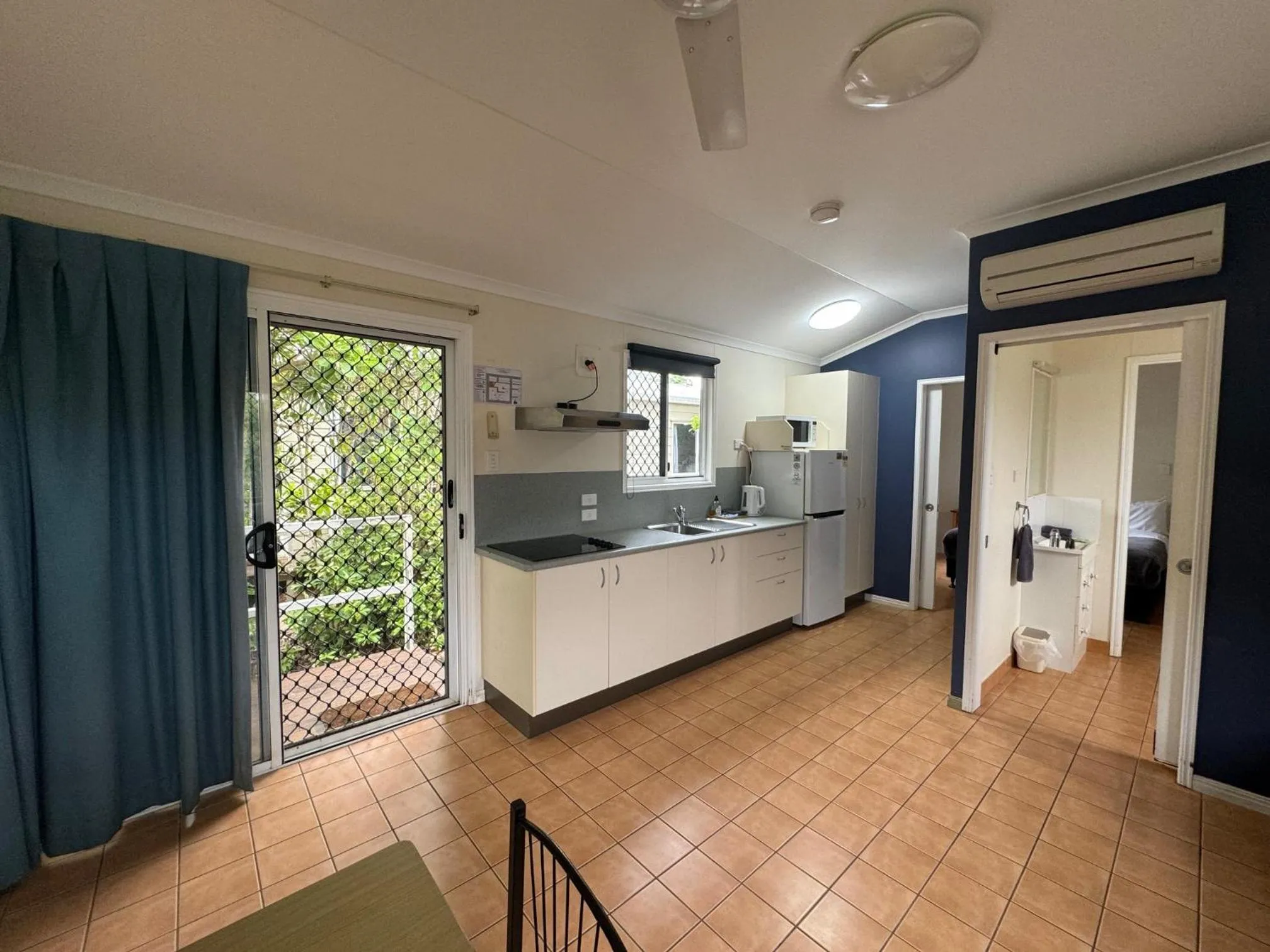 Kitchen or kitchenette in Mareeba Motor Inn