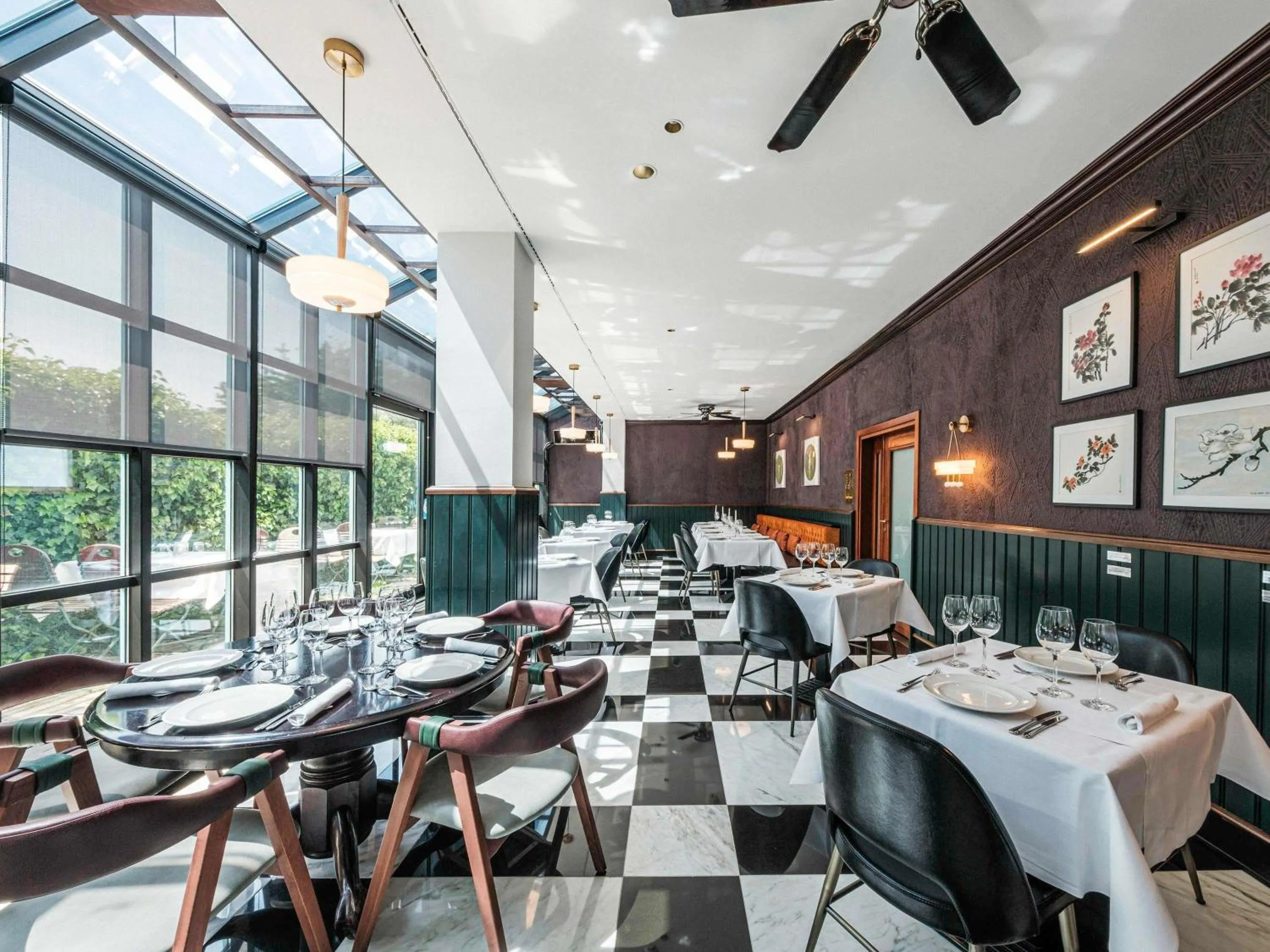 Restaurant/places to eat in Mercure Hotel Frankfurt Airport Langen