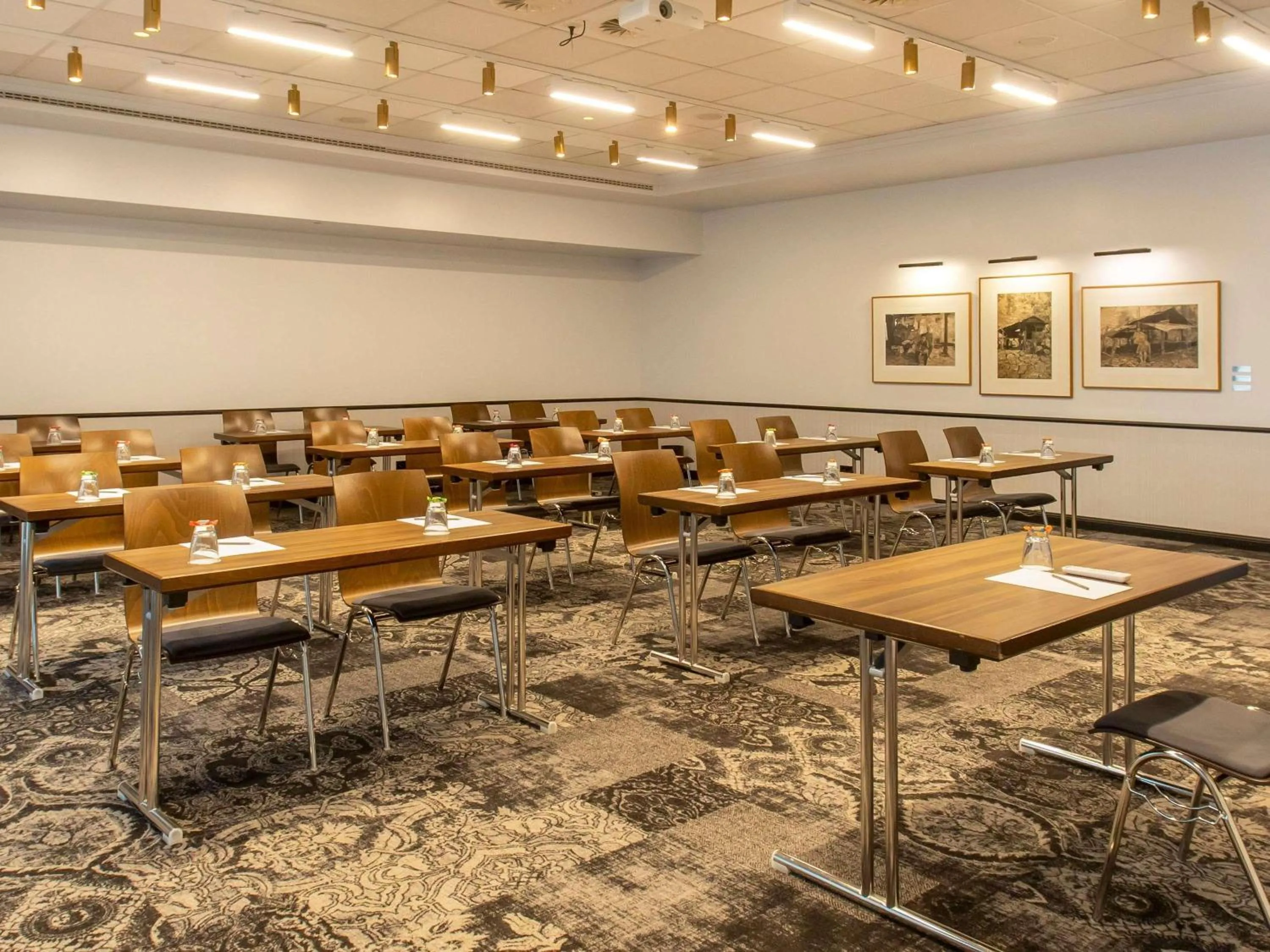 Meeting/conference room in Mercure Hotel Frankfurt Airport Langen