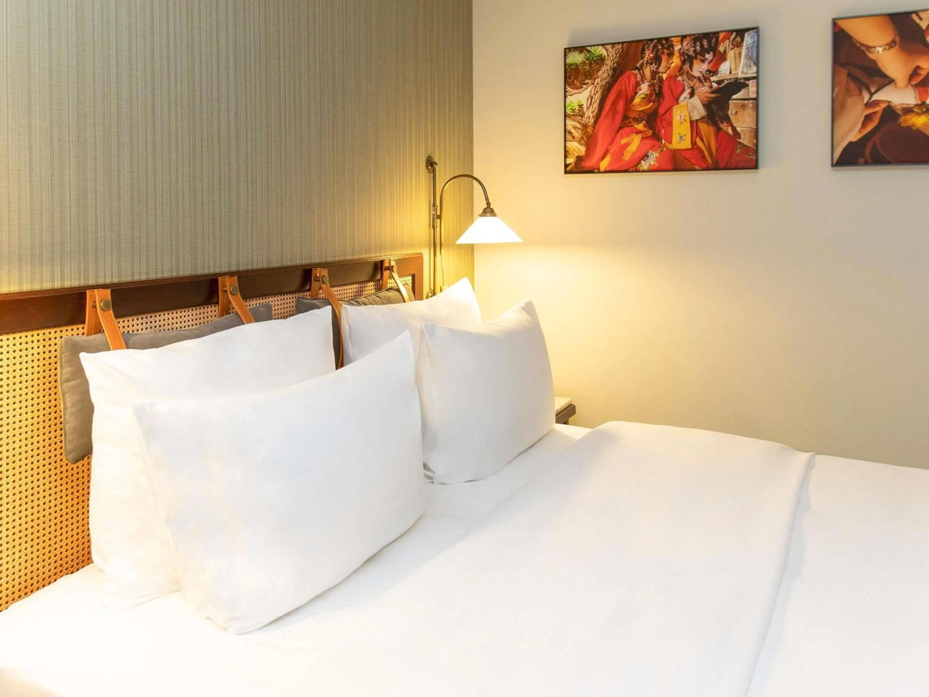 Bedroom, Bed in Mercure Hotel Frankfurt Airport Langen