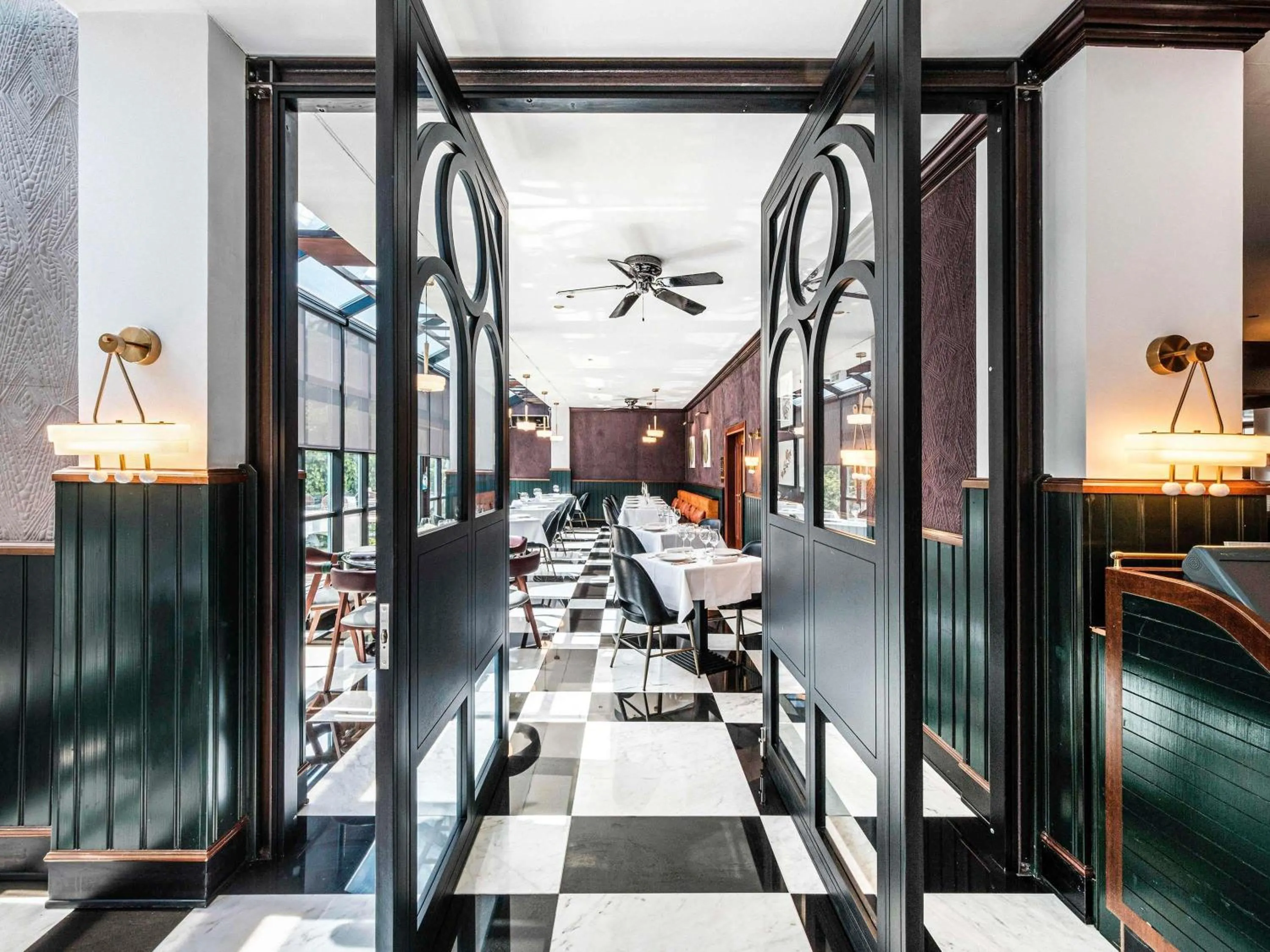 Restaurant/places to eat in Mercure Hotel Frankfurt Airport Langen