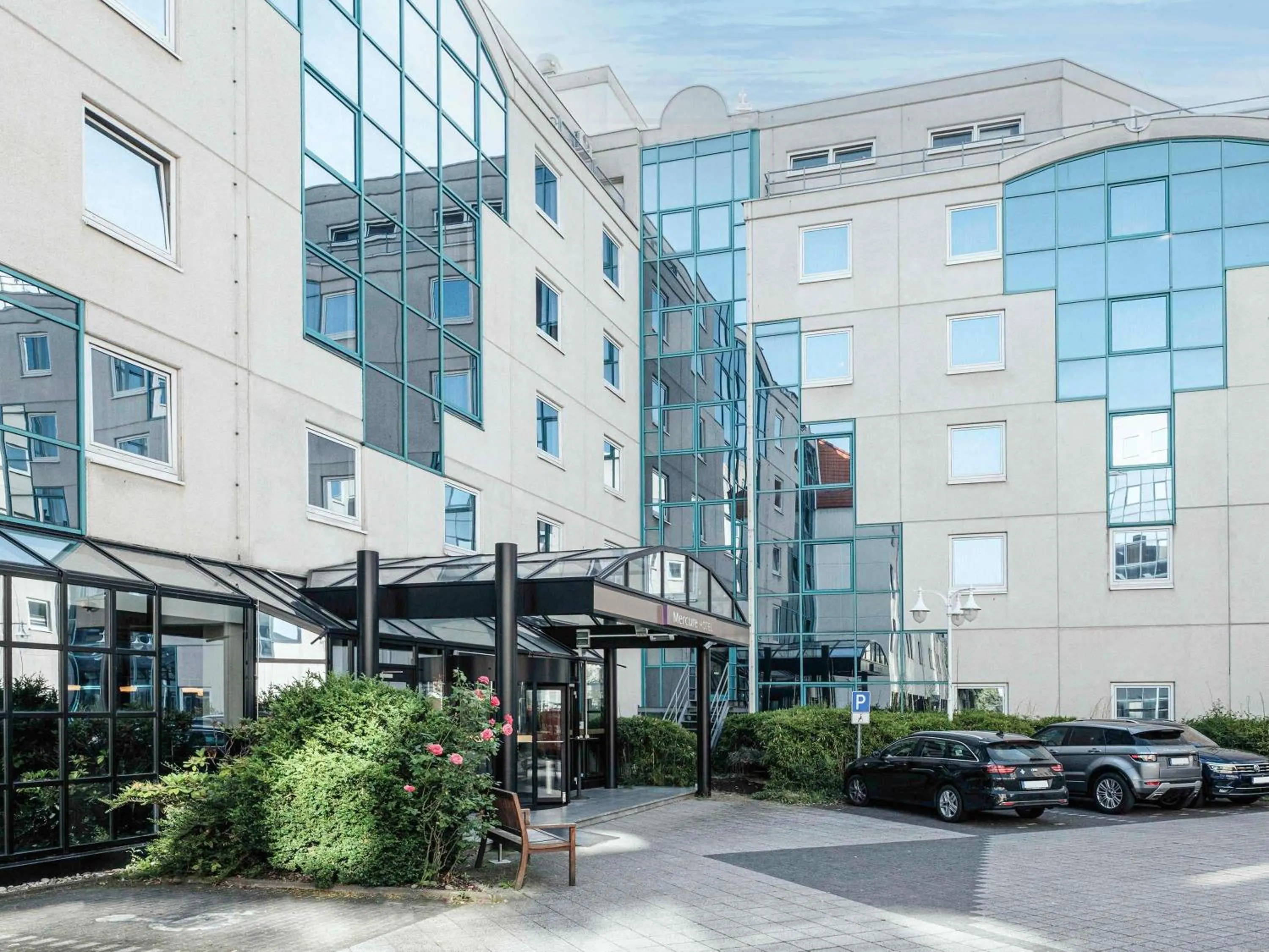Property building in Mercure Hotel Frankfurt Airport Langen