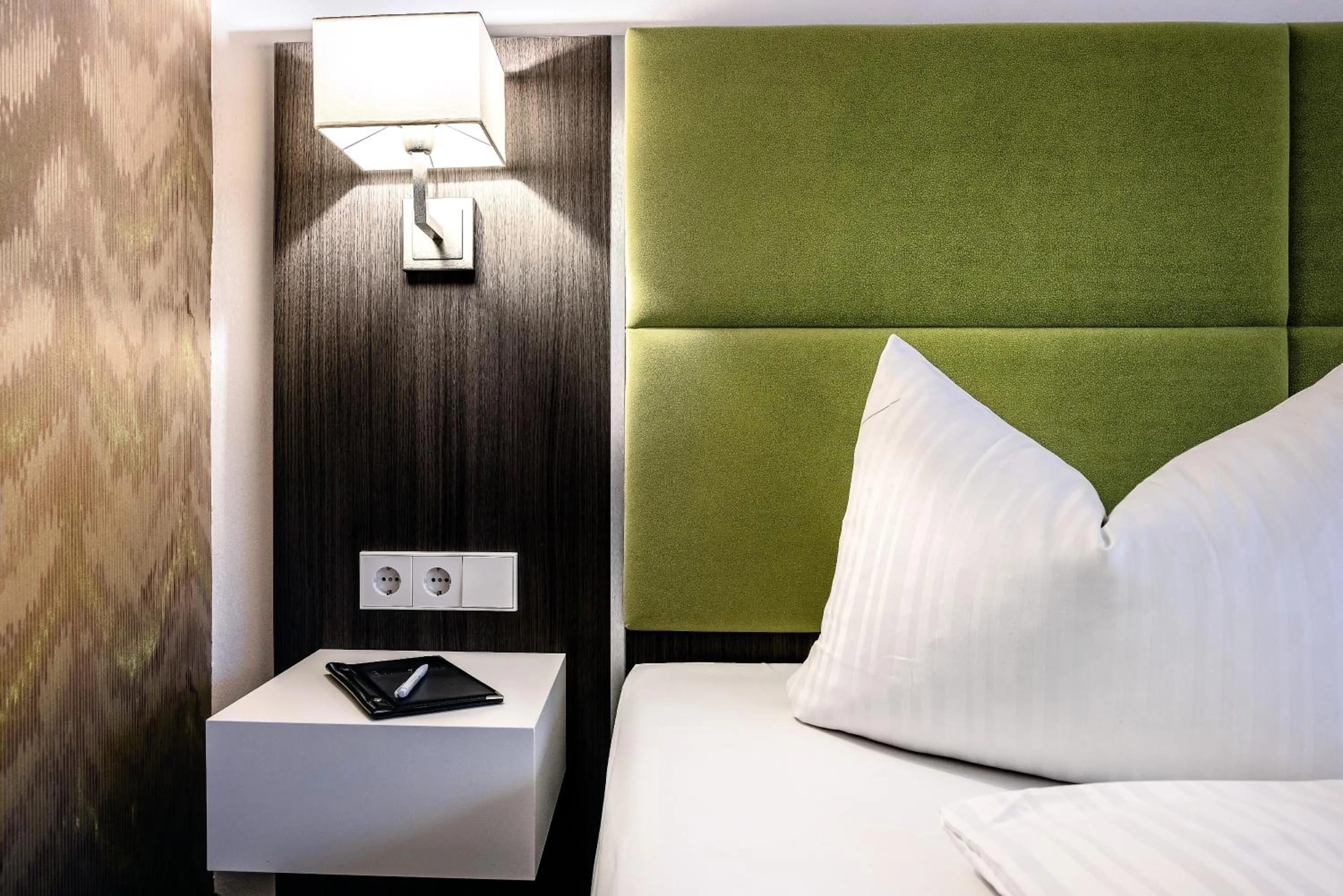 Photo of the whole room, Bed in Hotel Vorfelder