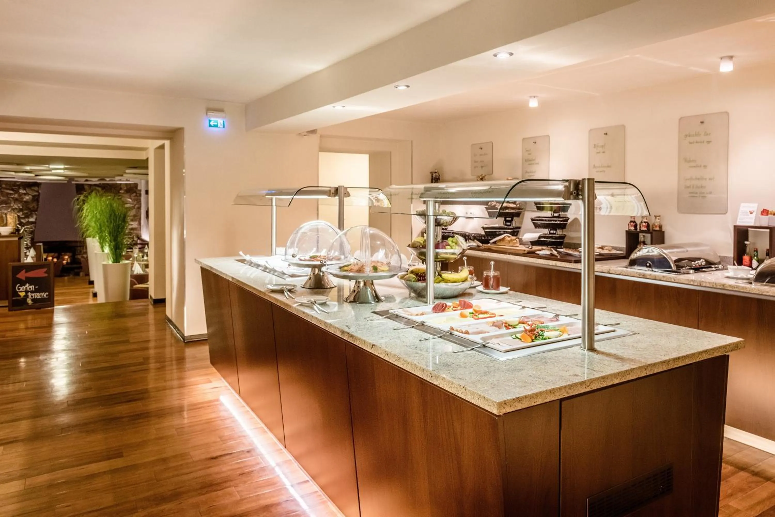 Buffet breakfast in Hotel Vorfelder