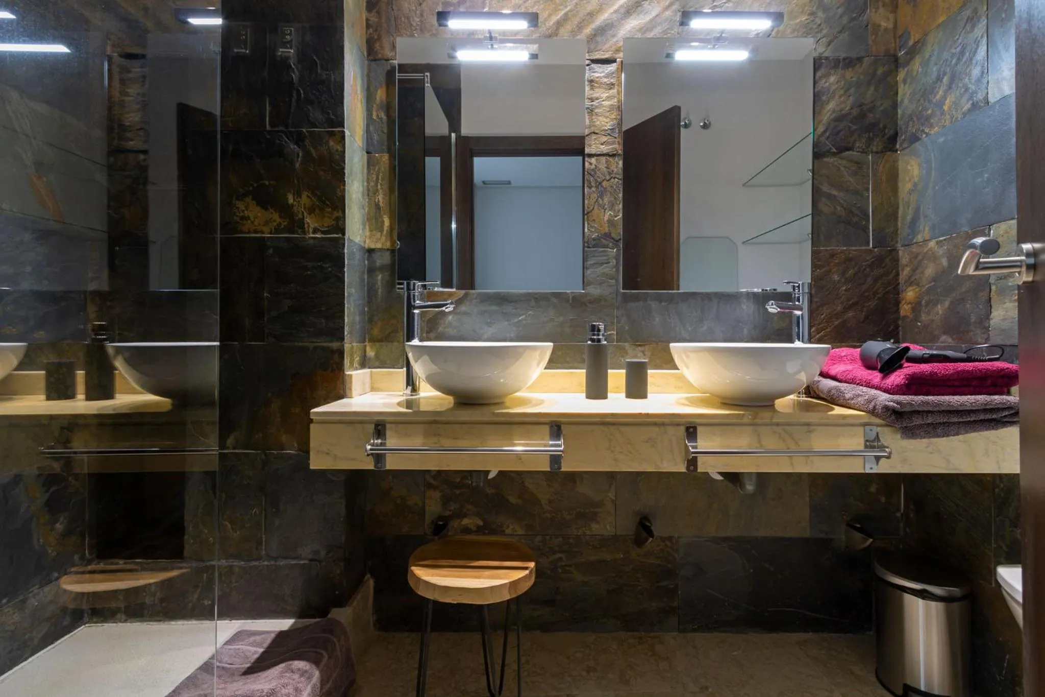 Bathroom in Alkazar Gardens Old Town 6 pax