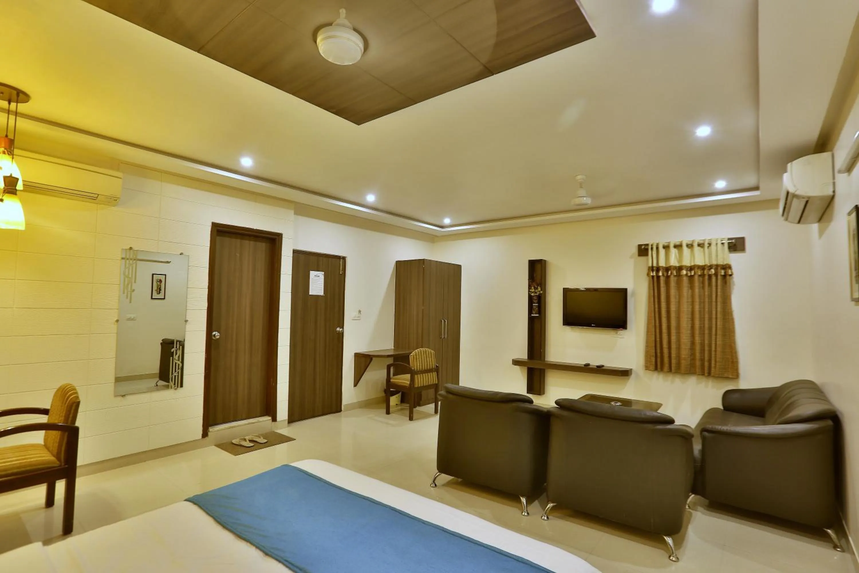 Bed in Hotel Kamran Palace