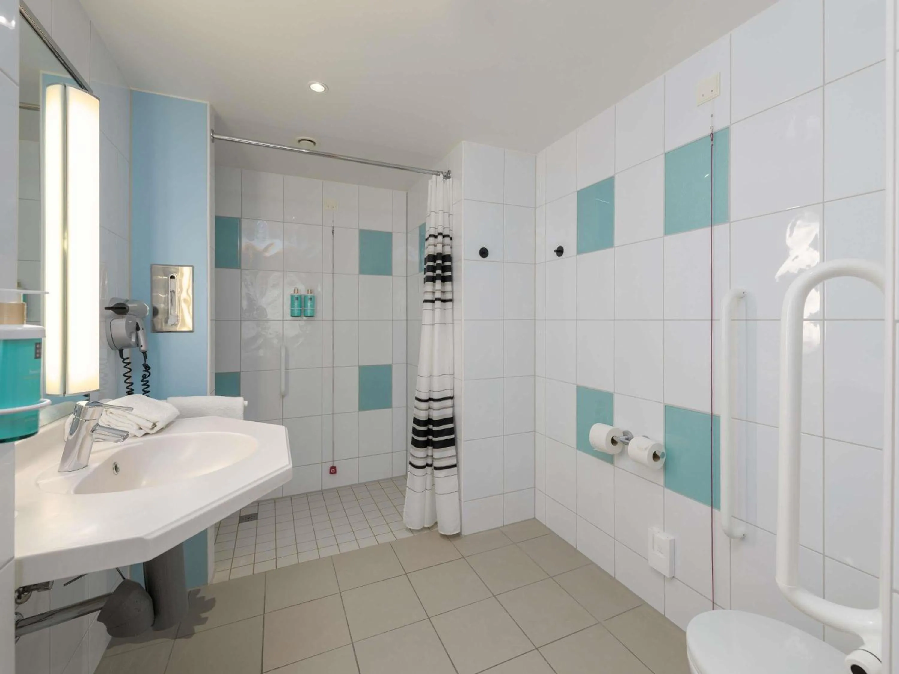 Bedroom in Novotel Aachen City