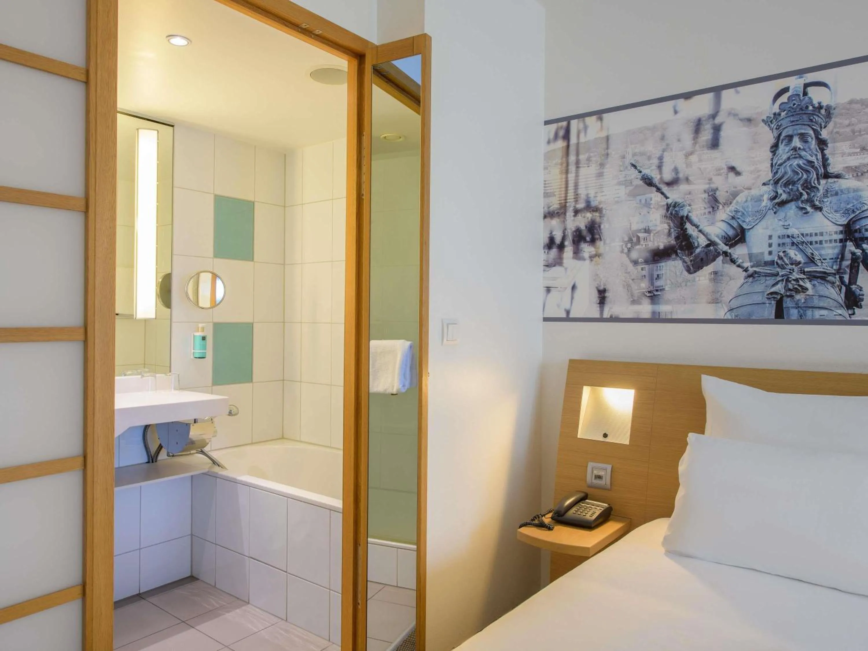 Bedroom, Bed in Novotel Aachen City