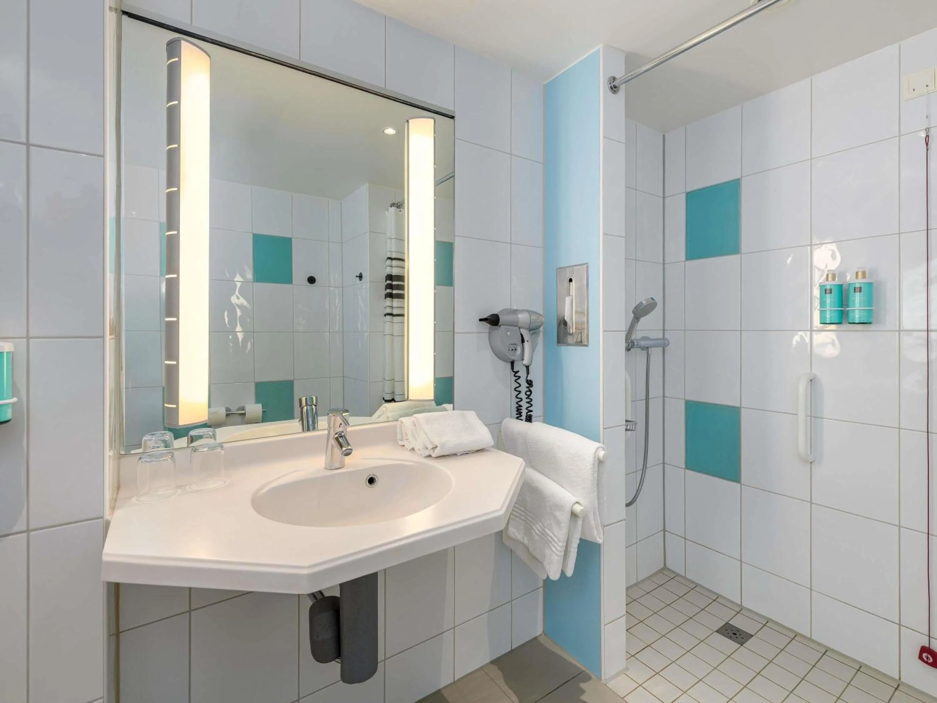 Bedroom in Novotel Aachen City